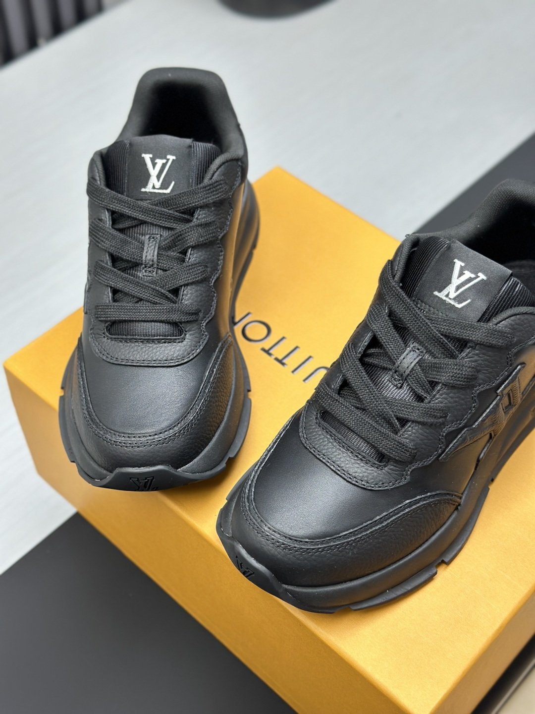 Male Basic Shoes Mesh L