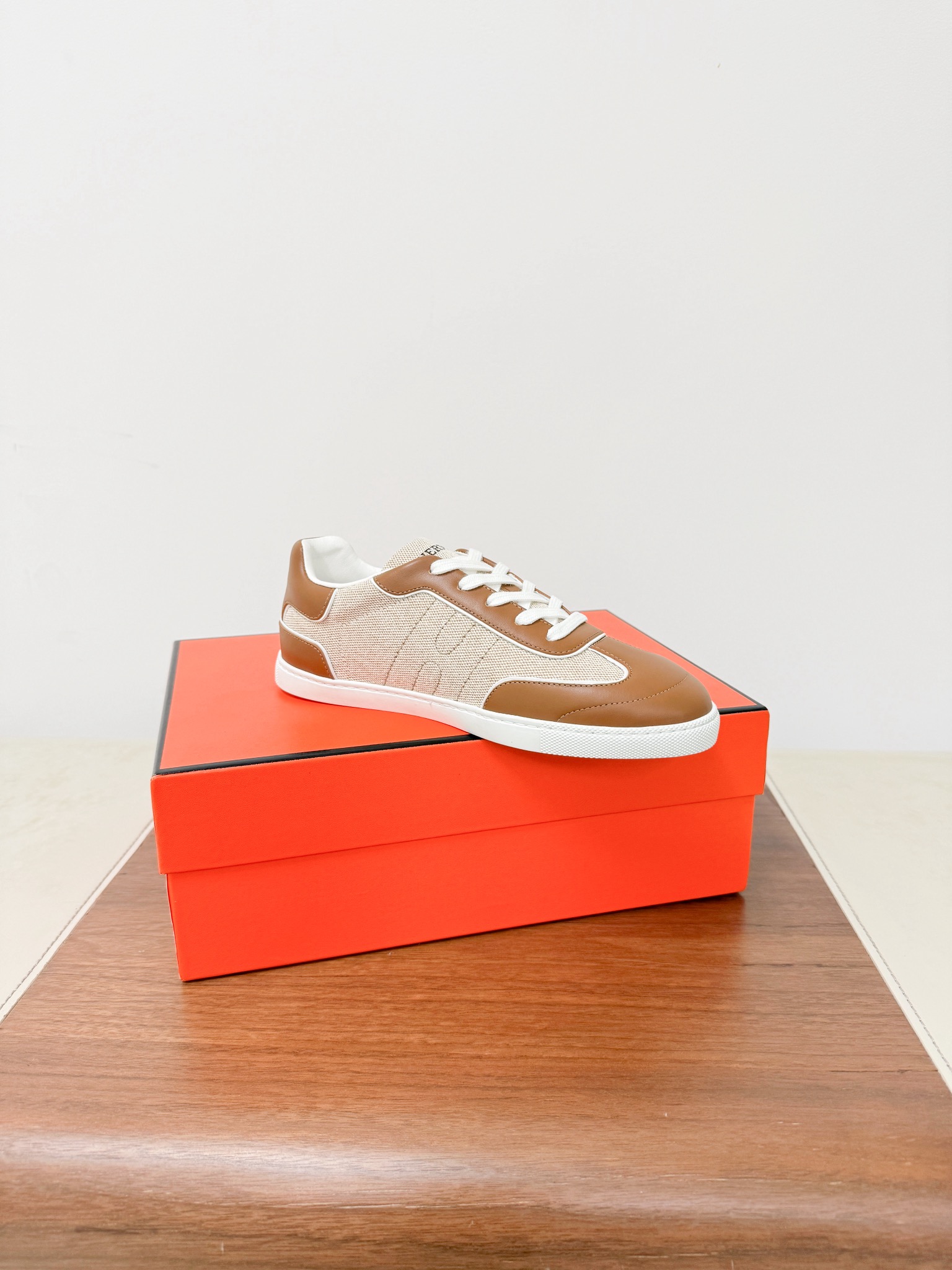 Hermes Female Sneakers White Breathable M