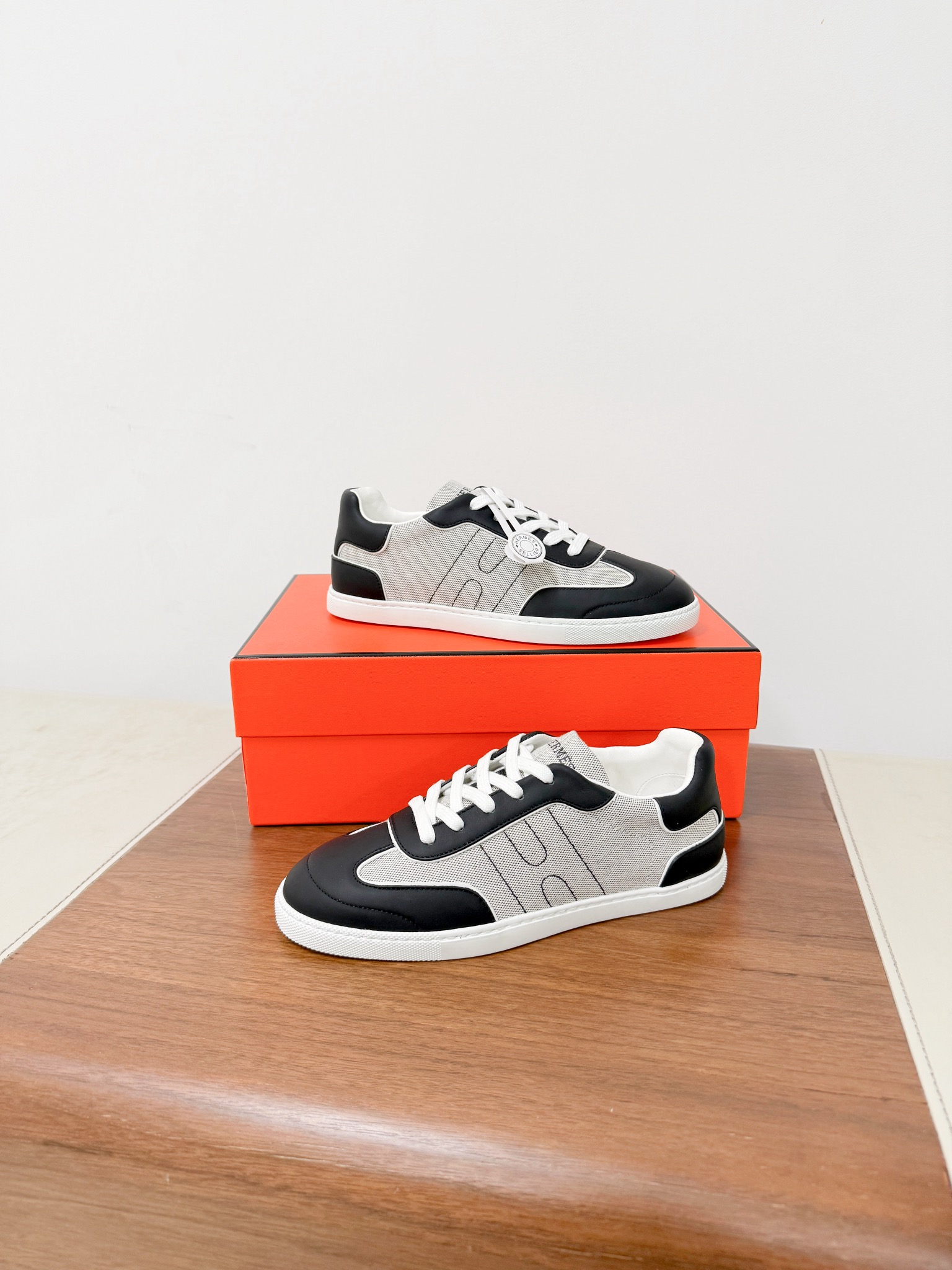 Hermes Female Sneakers White Breathable M