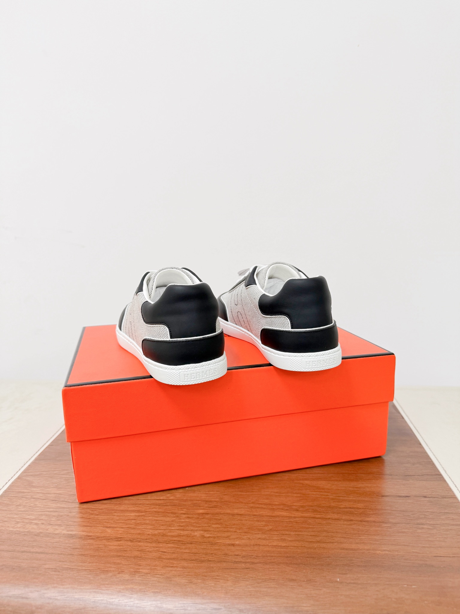 Hermes Female Sneakers White Breathable M