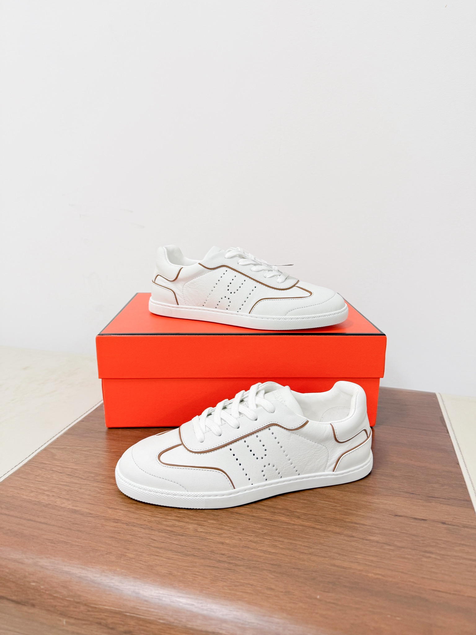 Hermes Female Sneakers White Breathable M