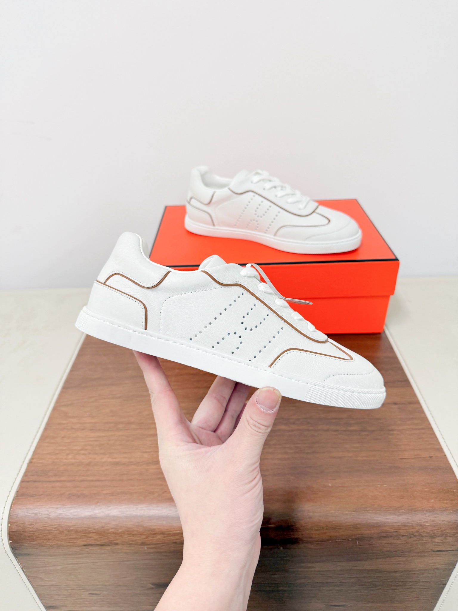 Hermes Female Sneakers White Breathable M