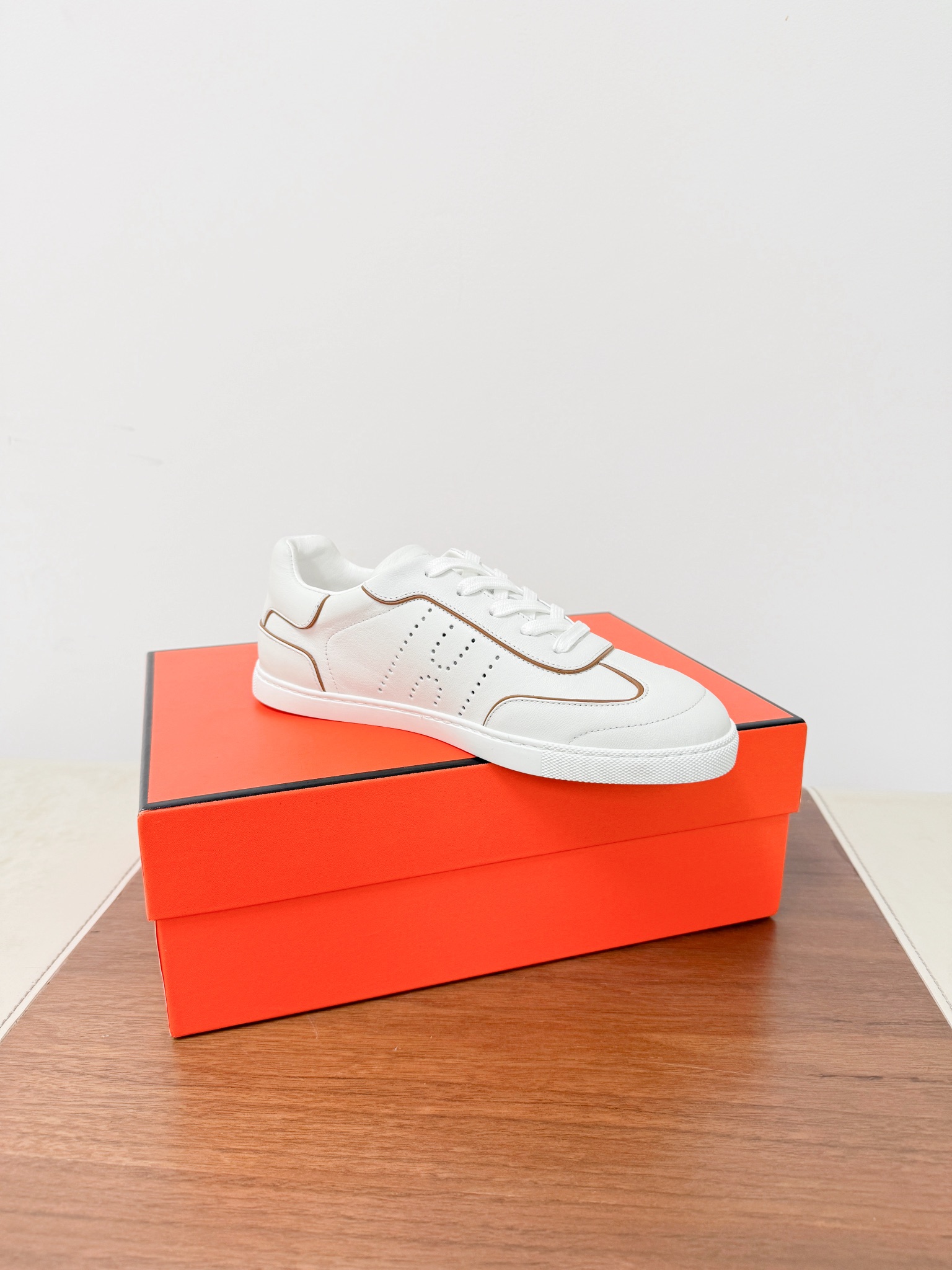 Hermes Female Sneakers White Breathable M