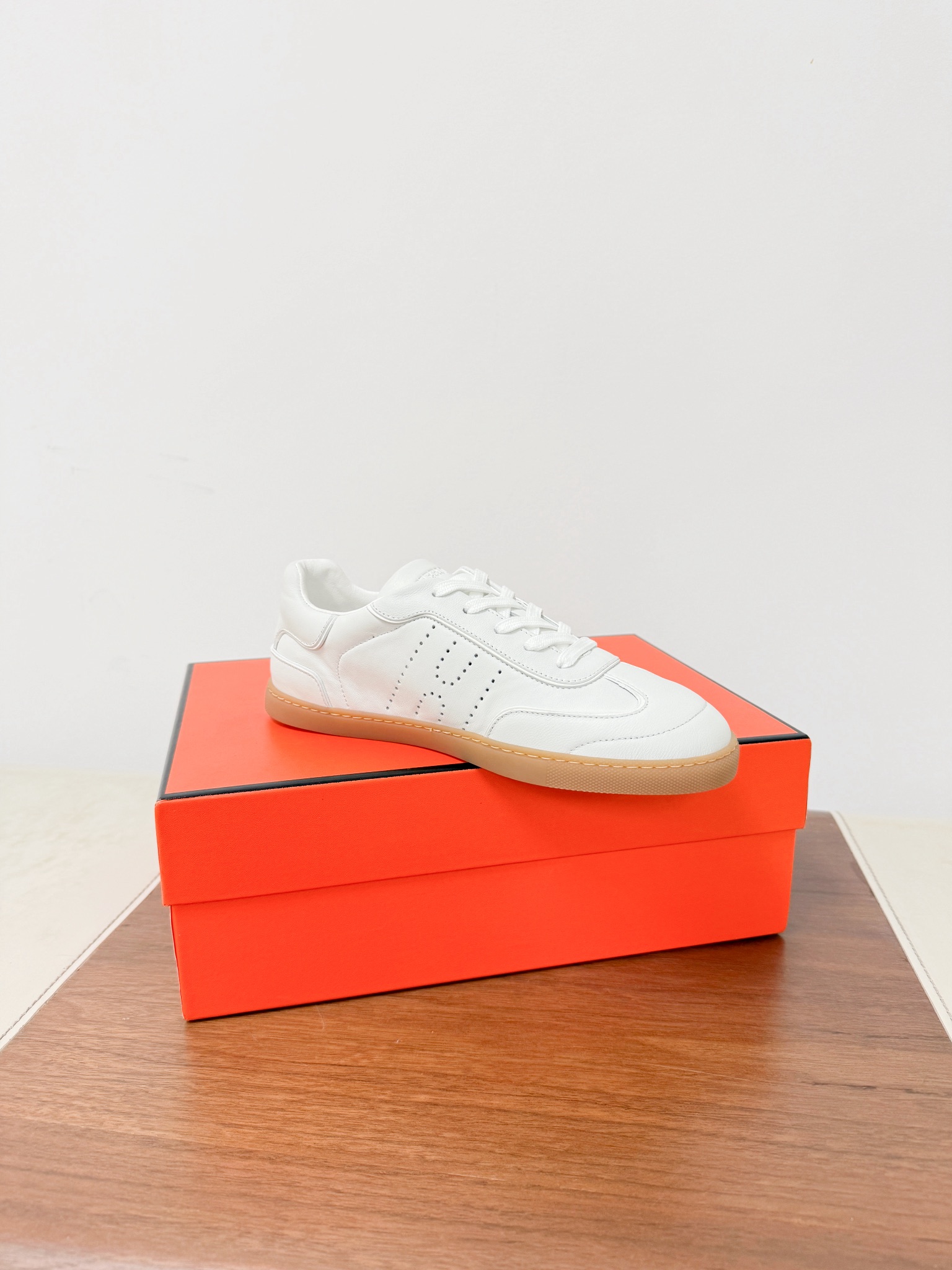 Hermes Female Sneakers White Breathable M