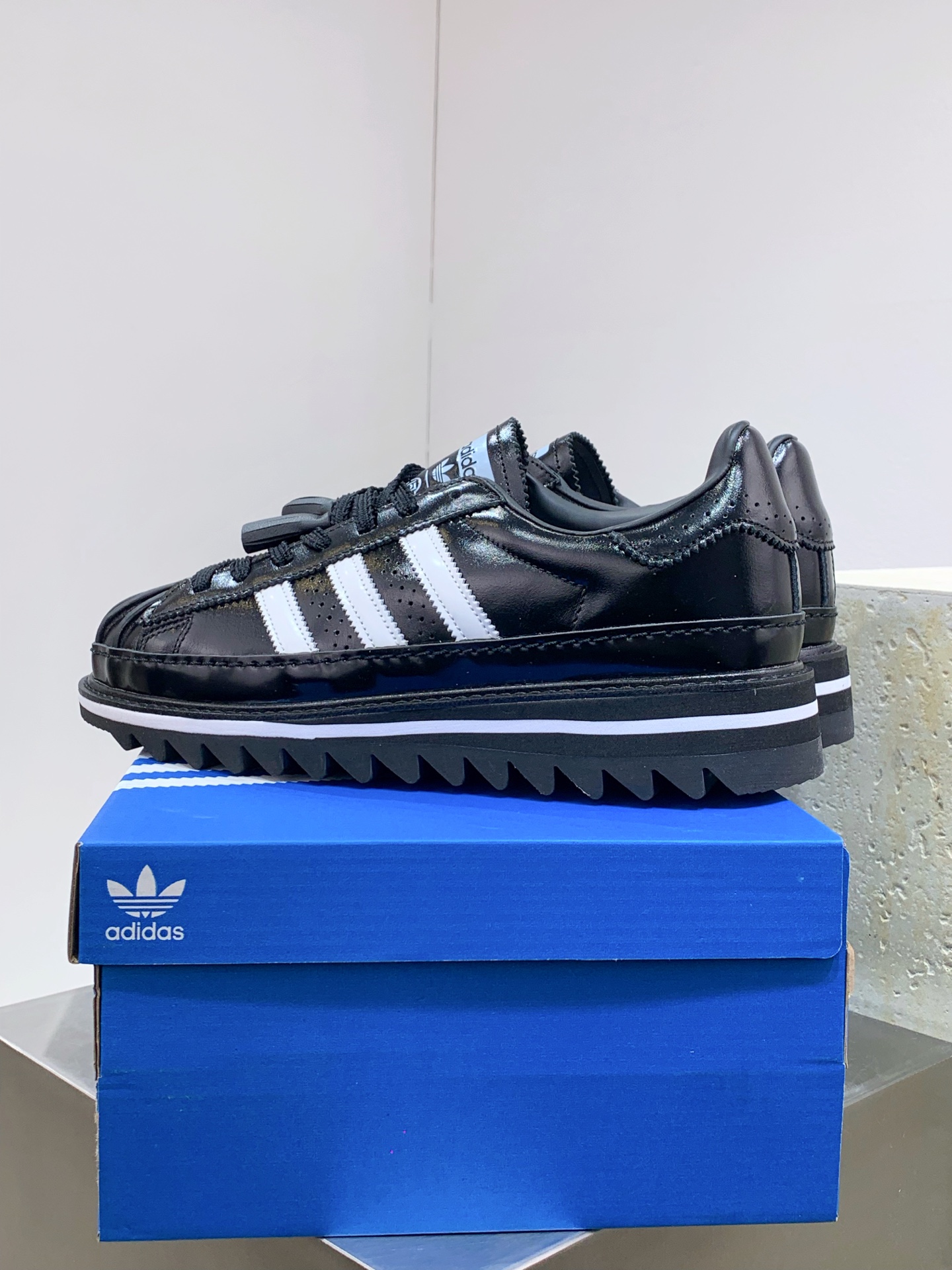 Adidas Calvin Klein New Balance The North Face Male Sneakers M-l-s