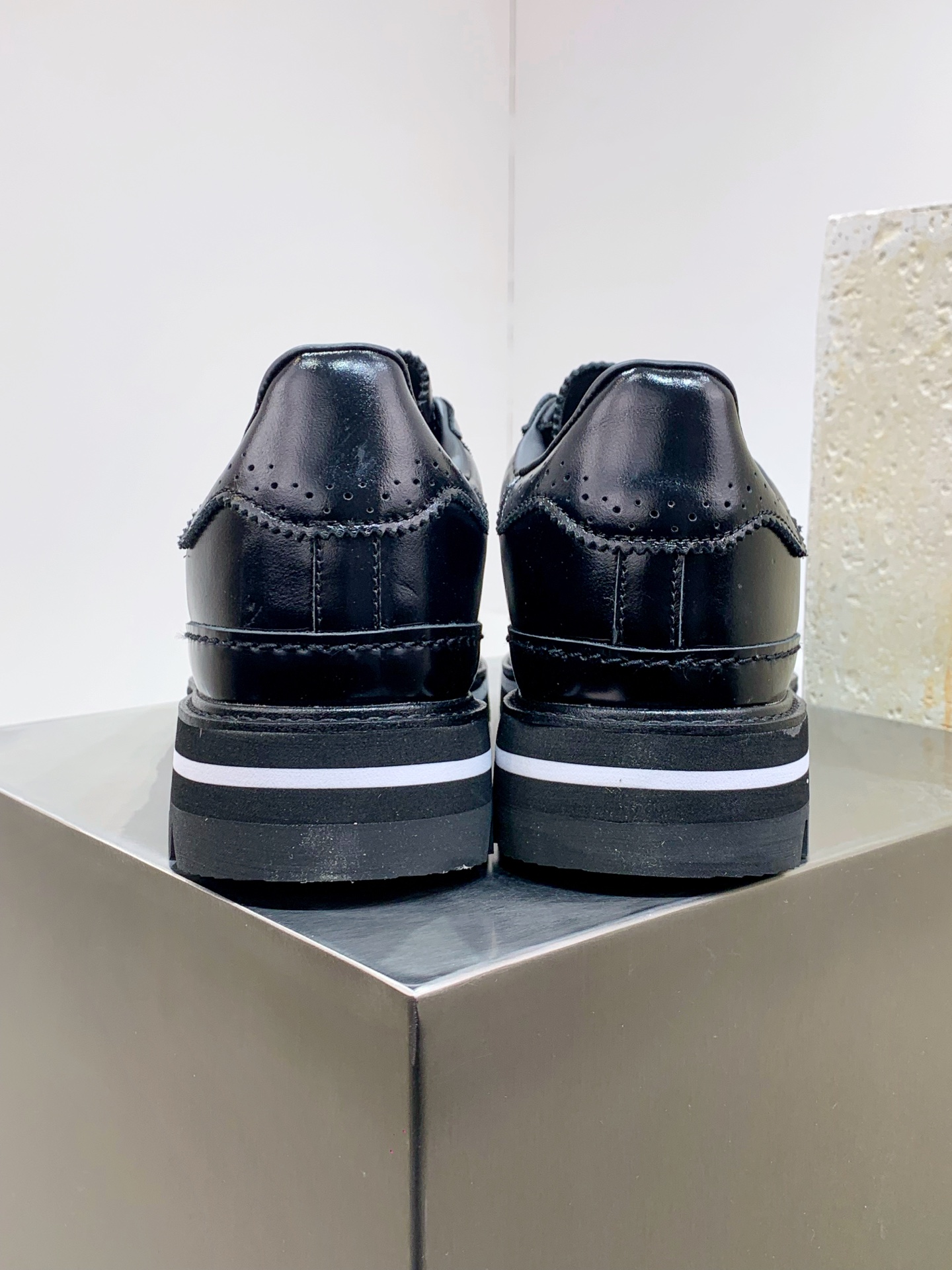 Adidas Calvin Klein New Balance The North Face Male Sneakers M-l-s