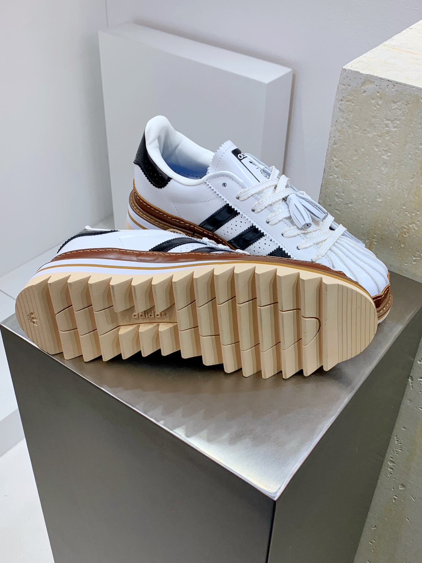 Adidas Calvin Klein New Balance Nike The North Face Male Sneakers M-l-s