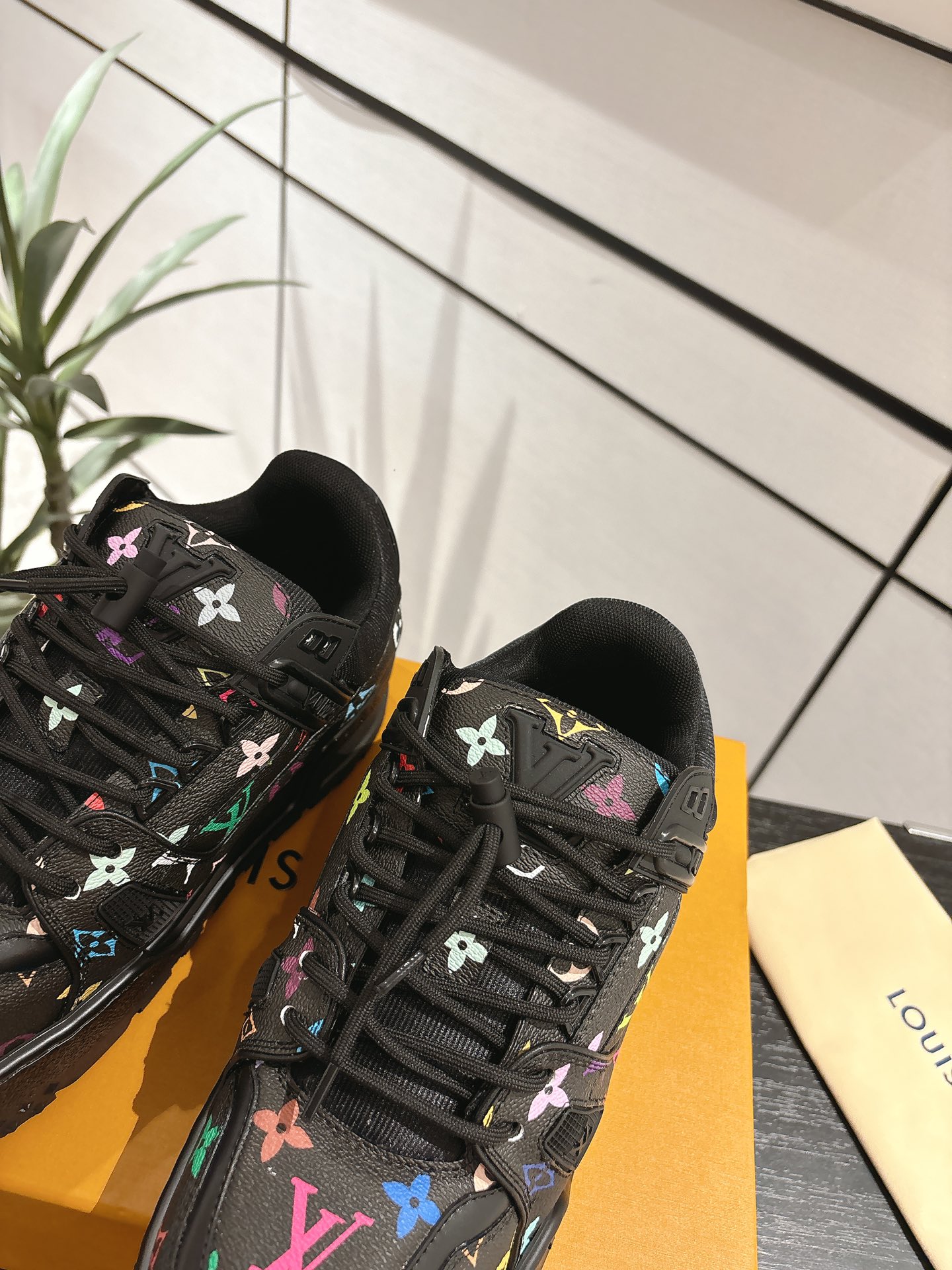 Louis Vuitton Male Basic Shoes L