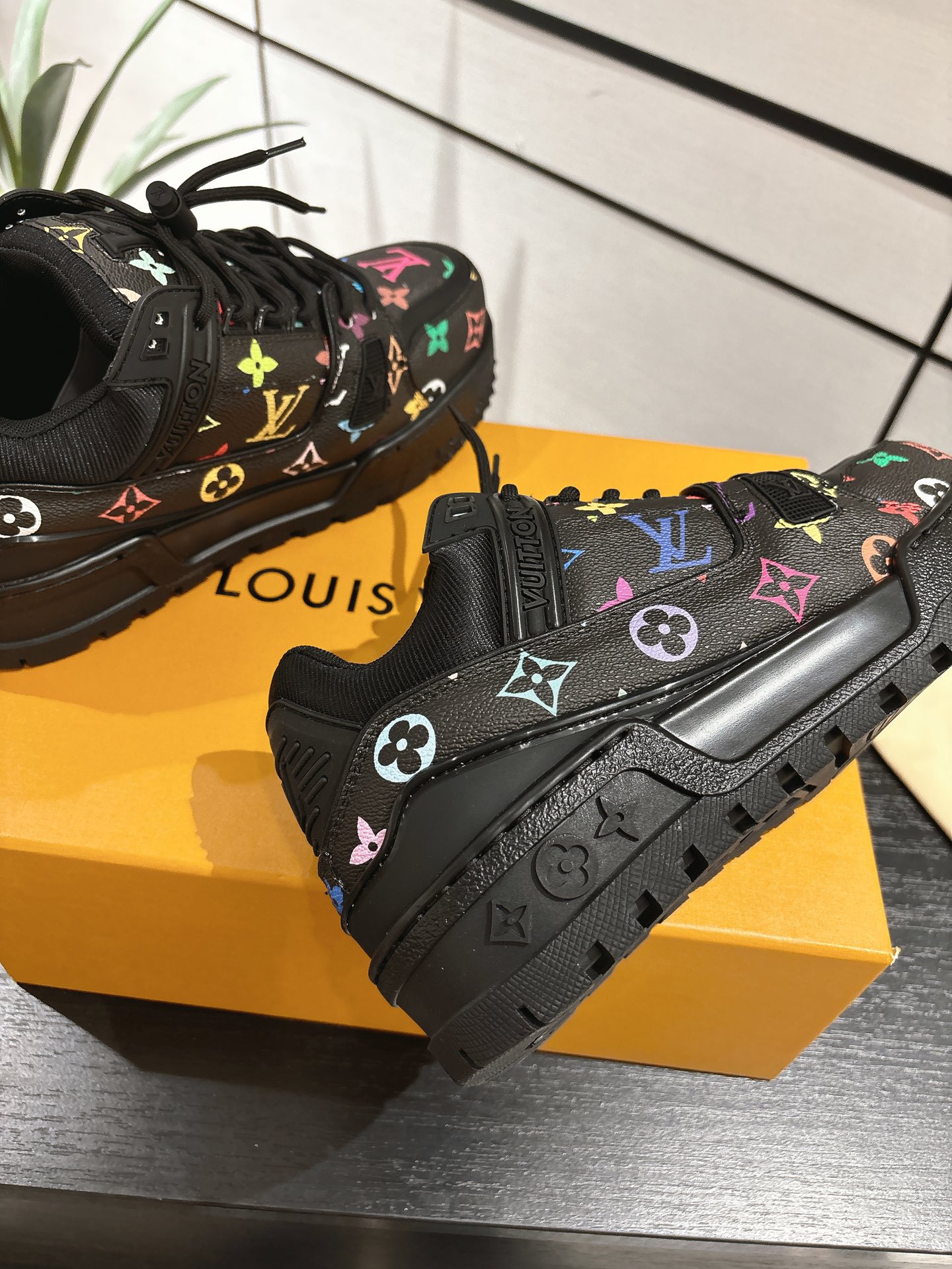 Louis Vuitton Male Basic Shoes L
