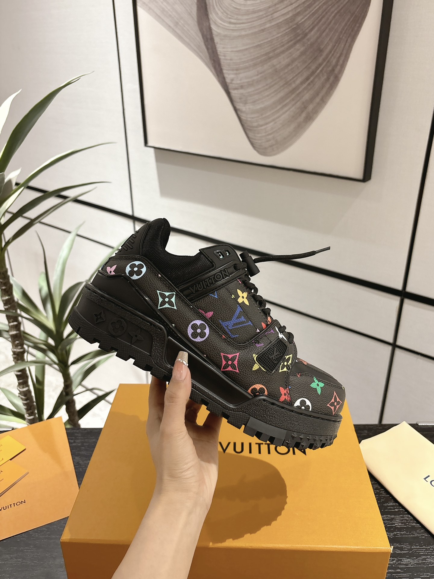 Louis Vuitton Male Basic Shoes L