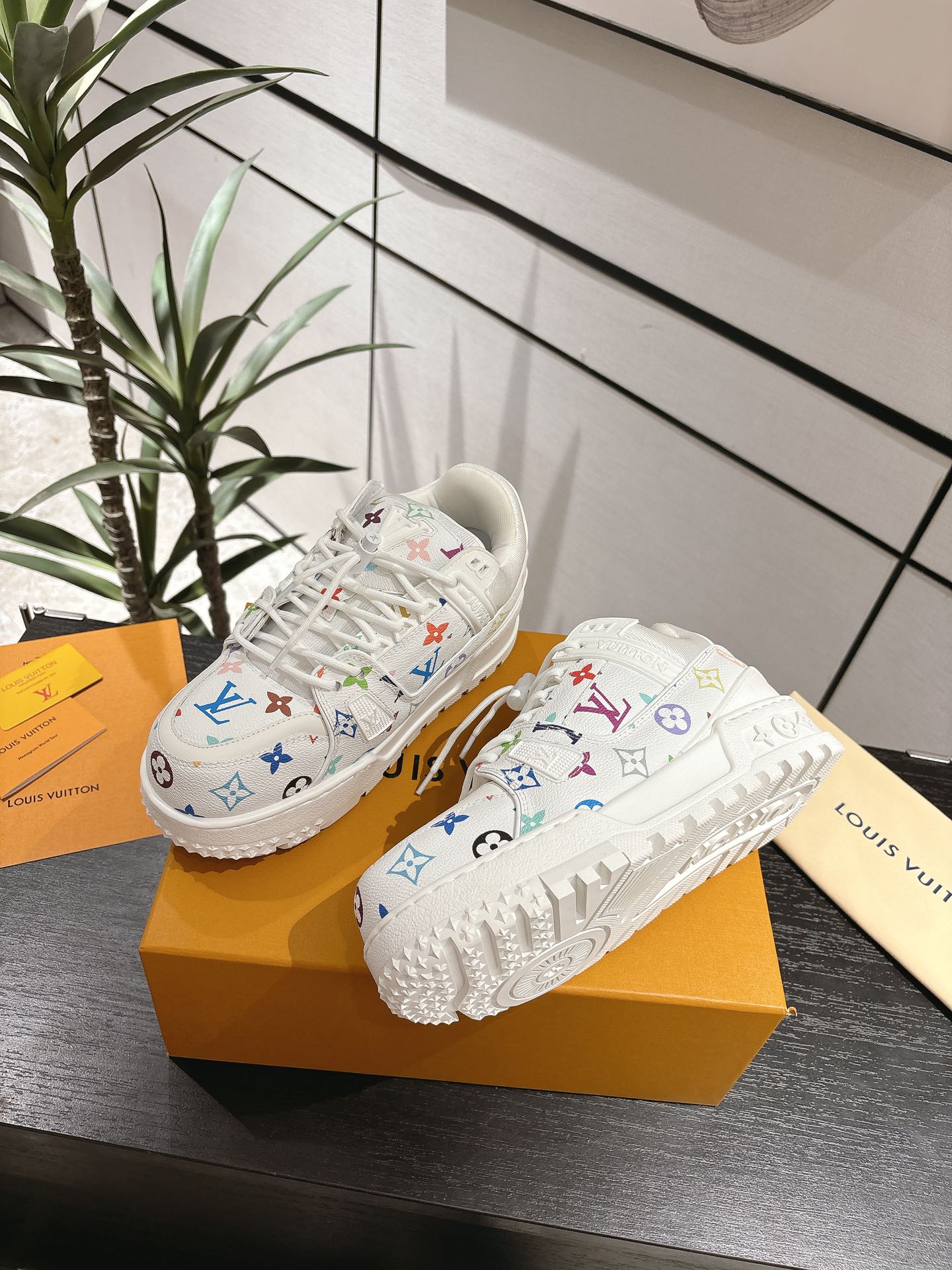 Louis Vuitton Male Basic Shoes L