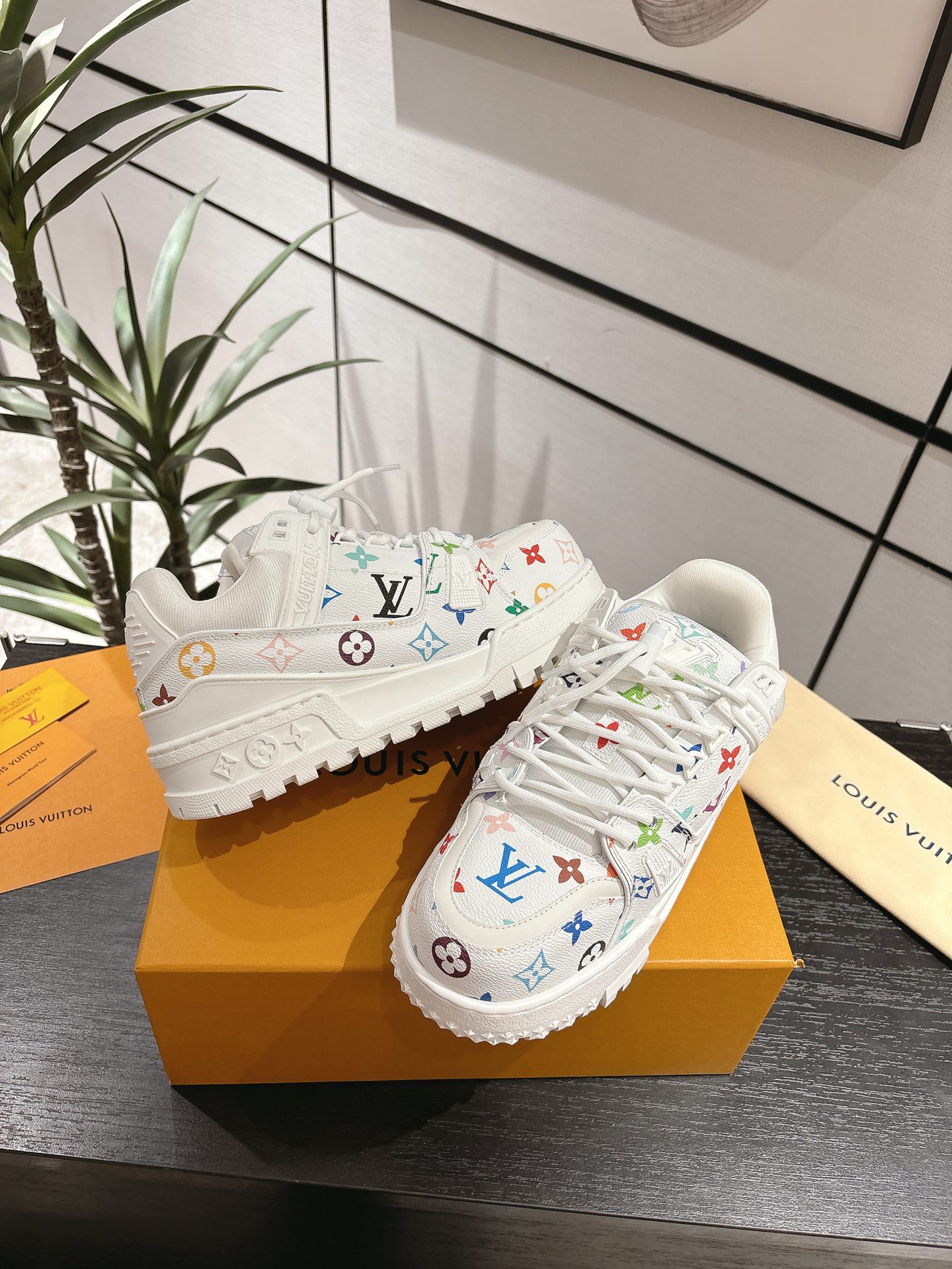 Louis Vuitton Male Basic Shoes L