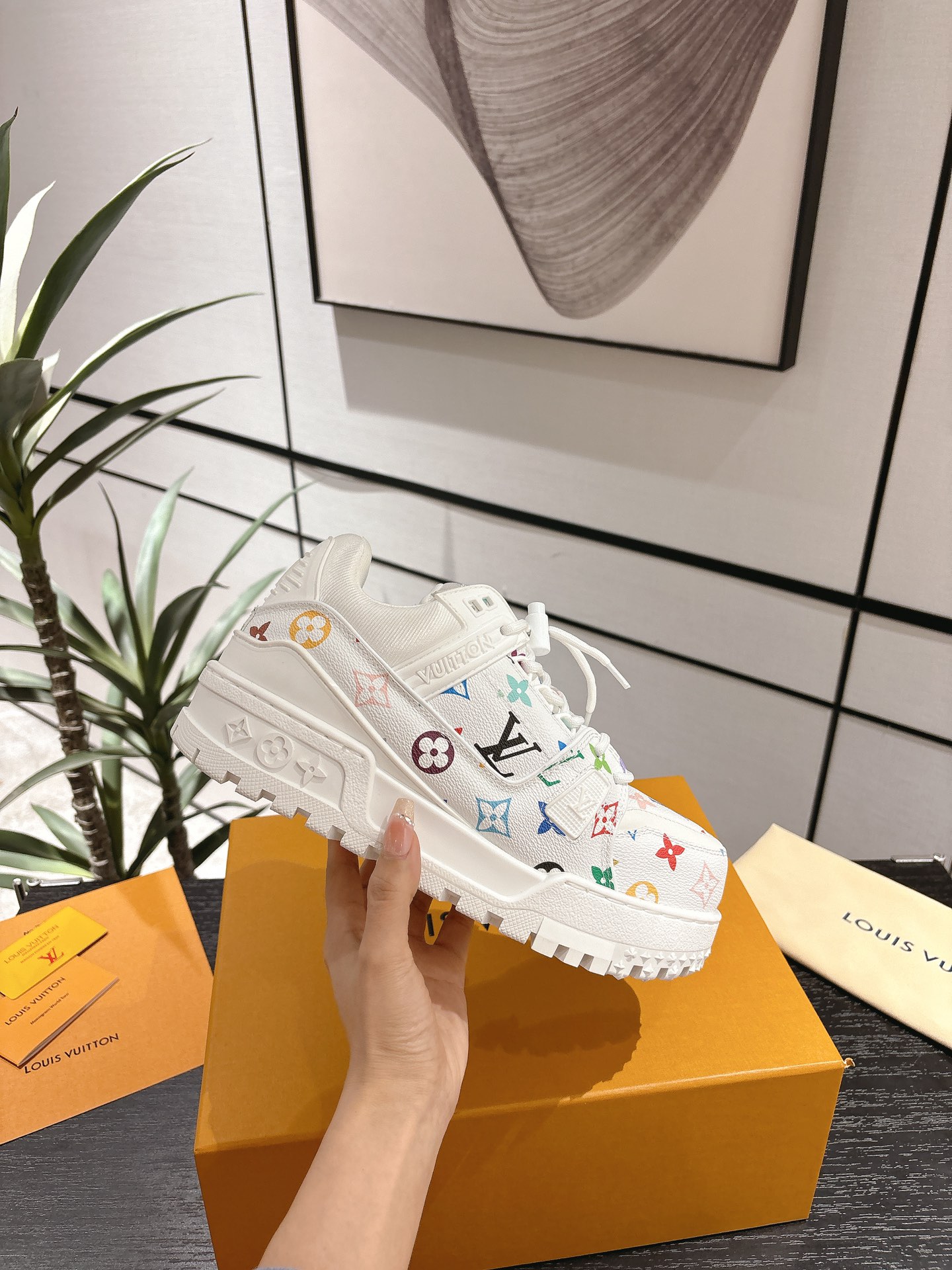 Louis Vuitton Male Basic Shoes L