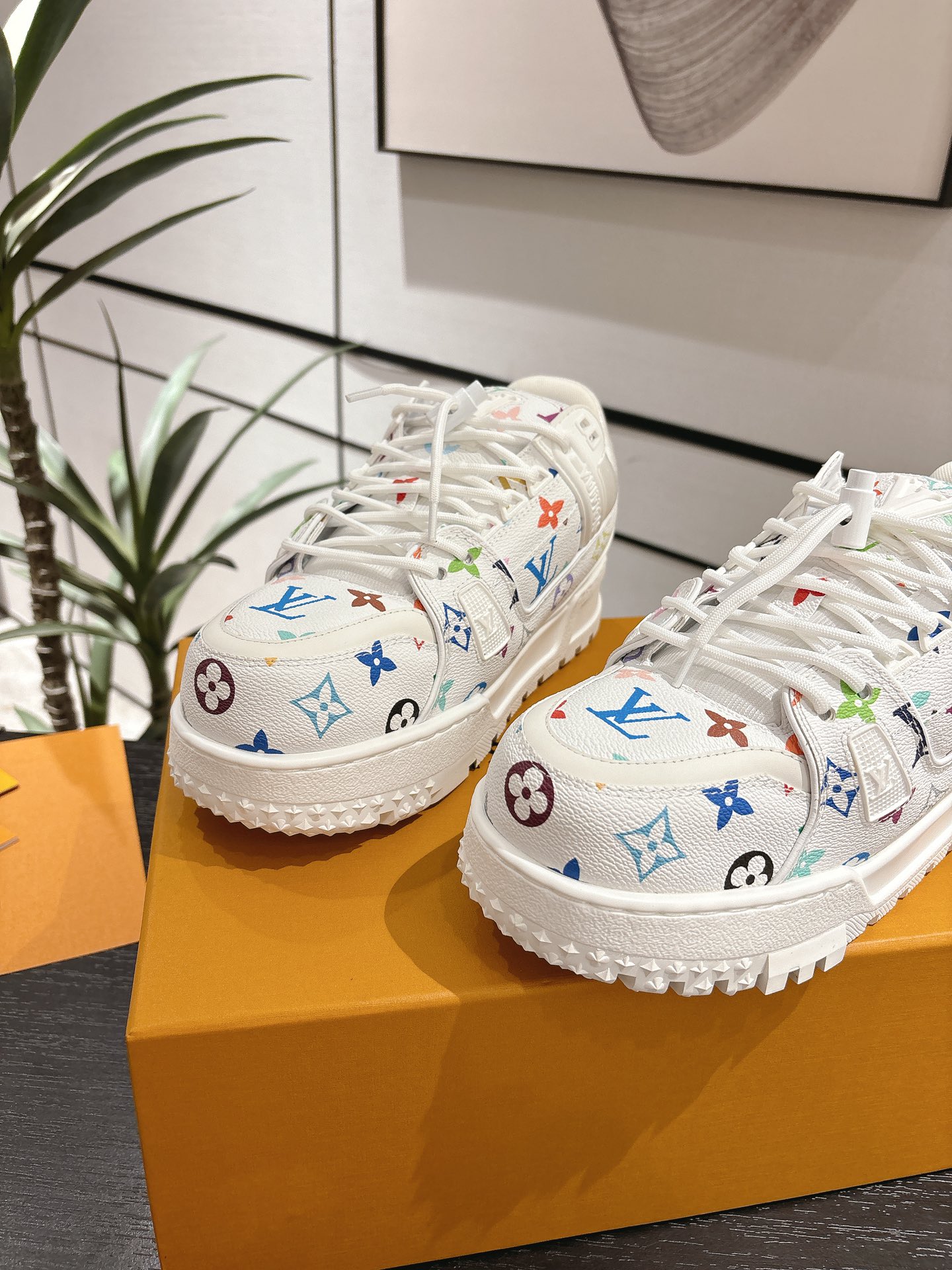 Louis Vuitton Male Basic Shoes L