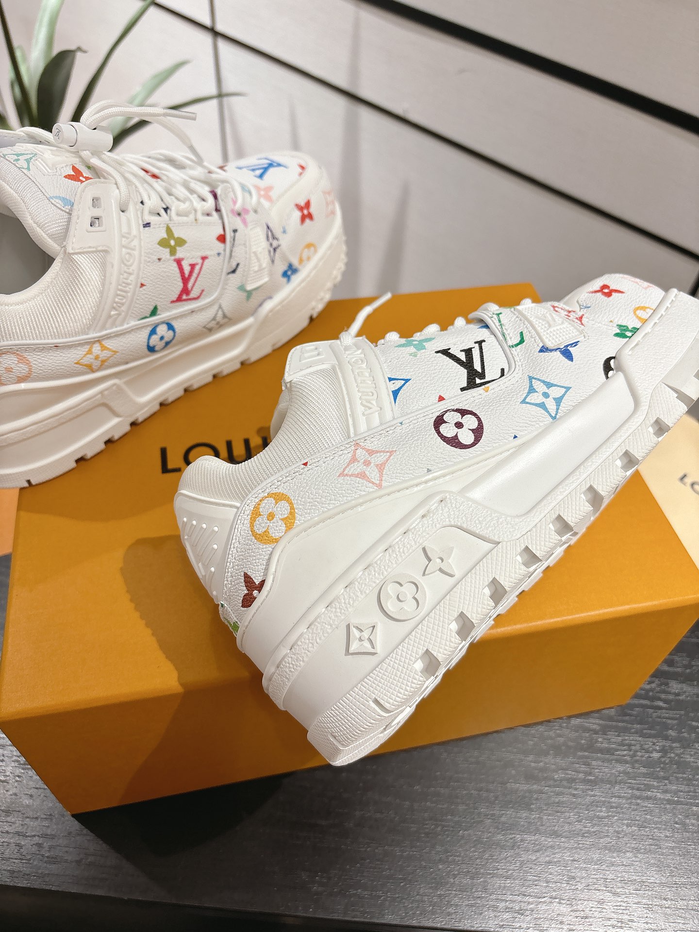 Louis Vuitton Male Basic Shoes L