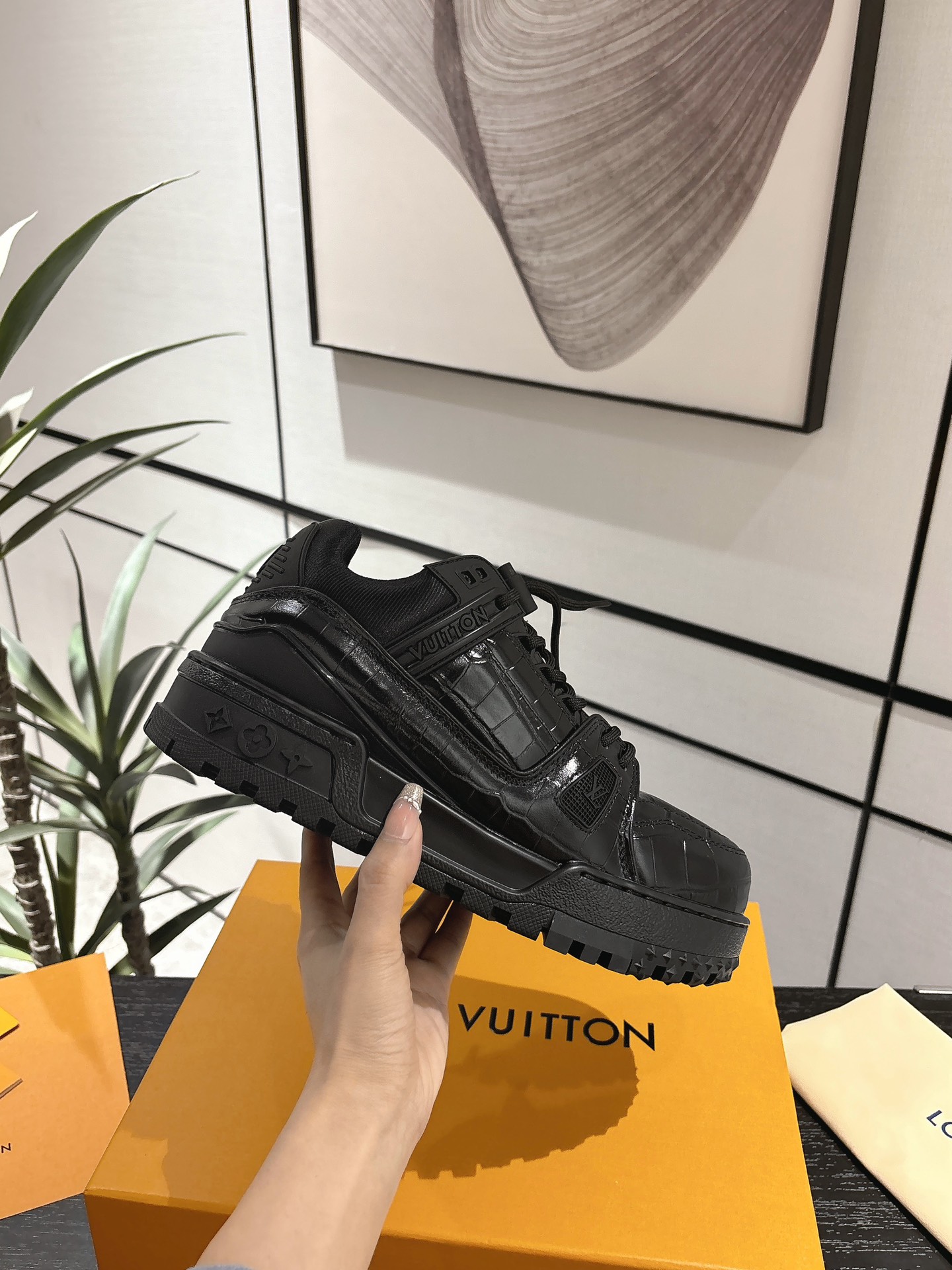Louis Vuitton Male Basic Shoes L