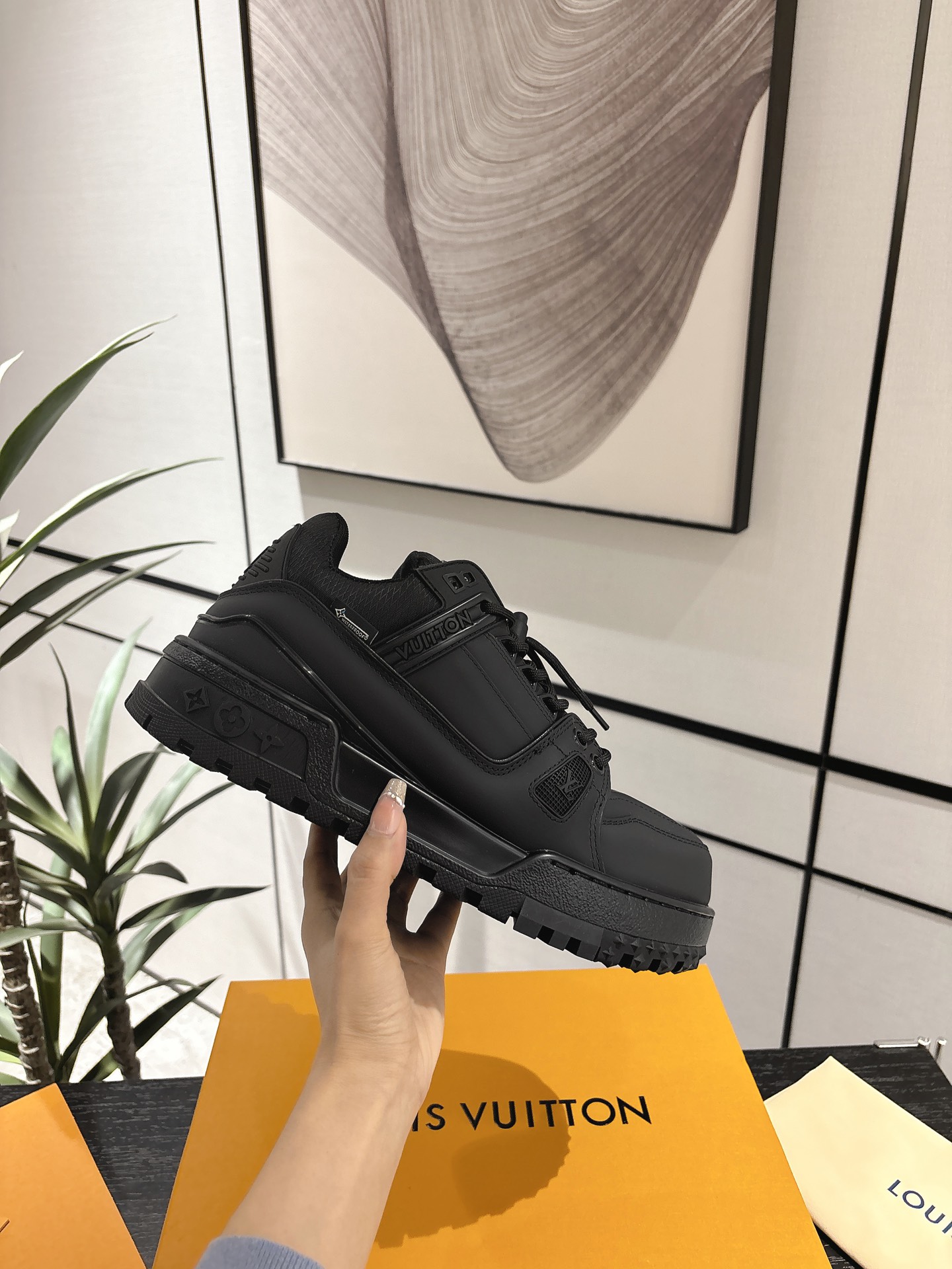 Louis Vuitton Male Basic Shoes L