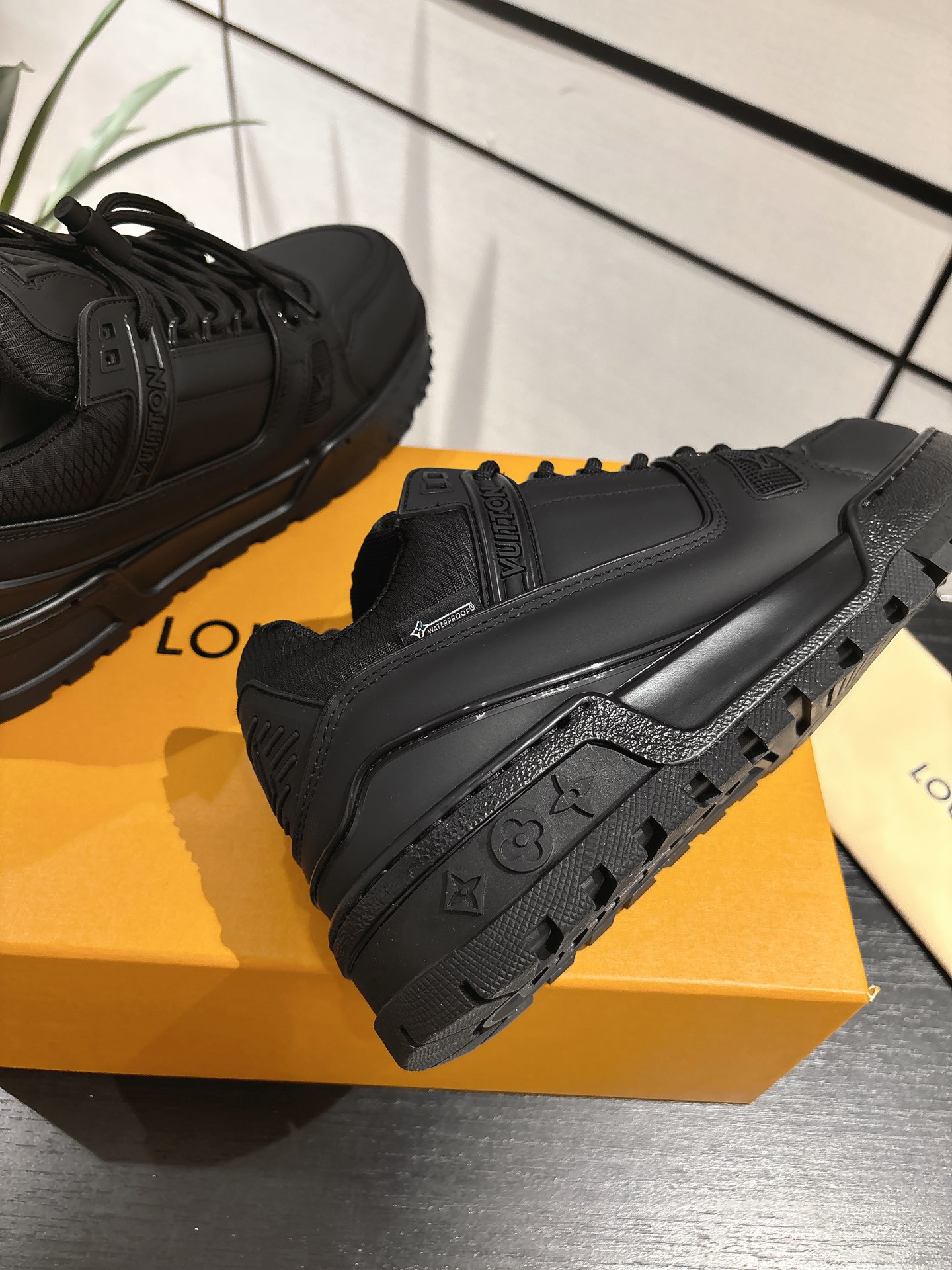 Louis Vuitton Male Basic Shoes L