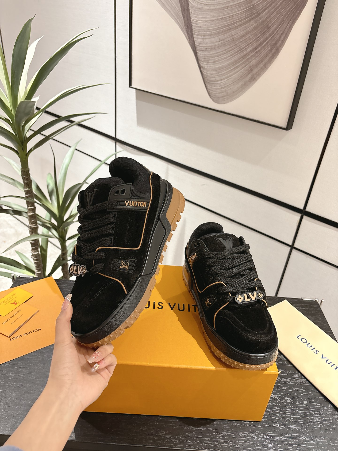 Louis Vuitton Male Basic Shoes L