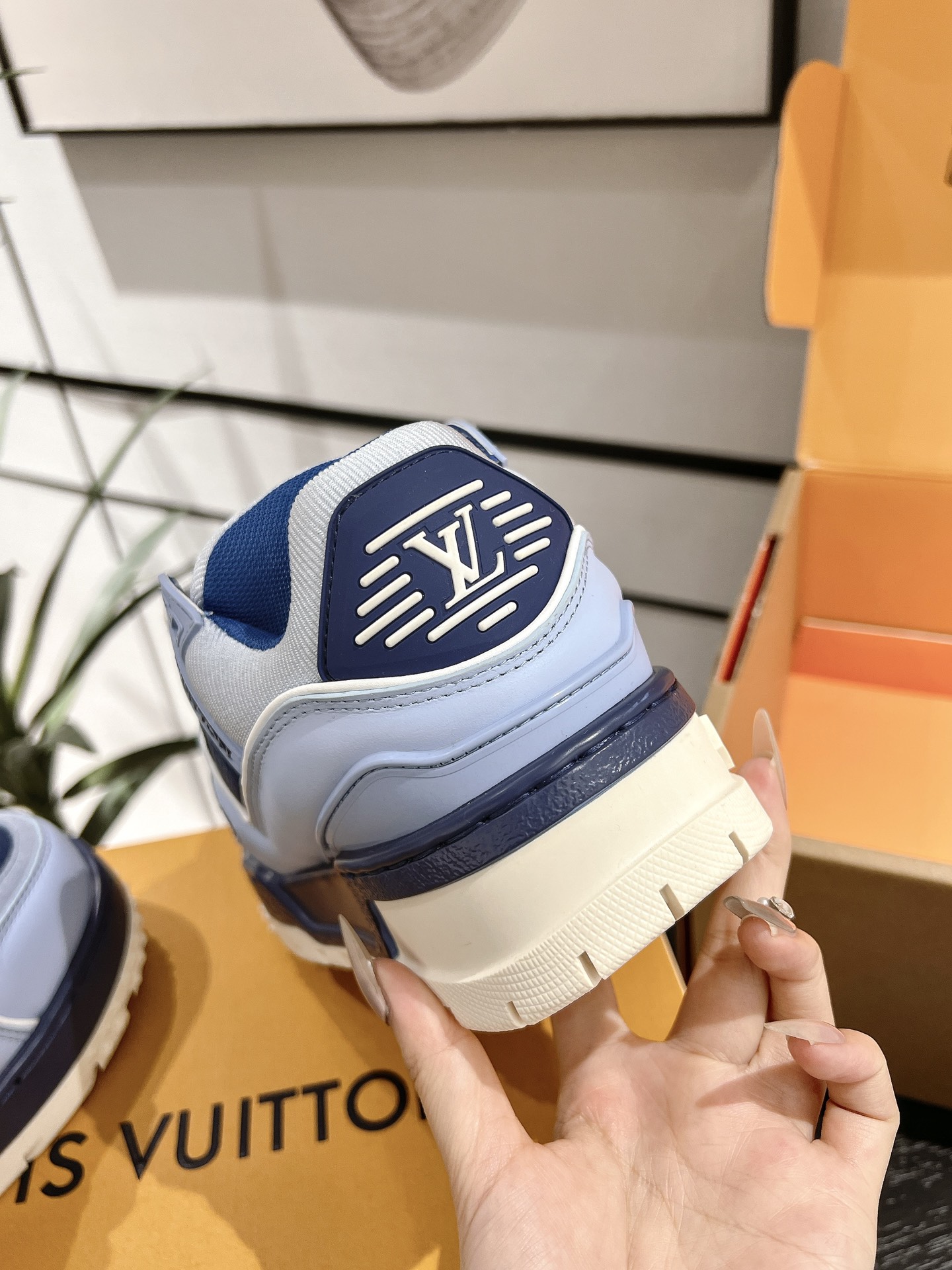 Louis Vuitton Male Basic Shoes L