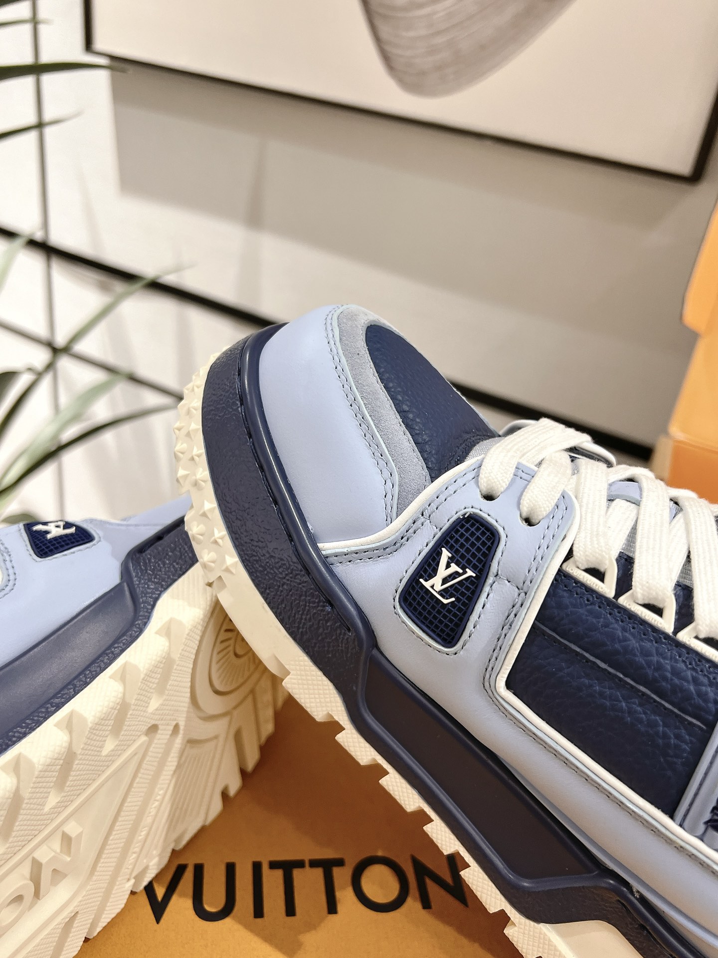 Louis Vuitton Male Basic Shoes L