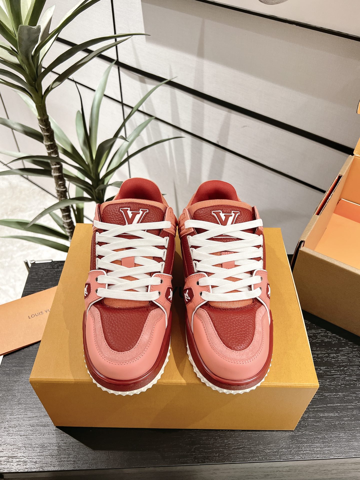 Louis Vuitton Male Basic Shoes L