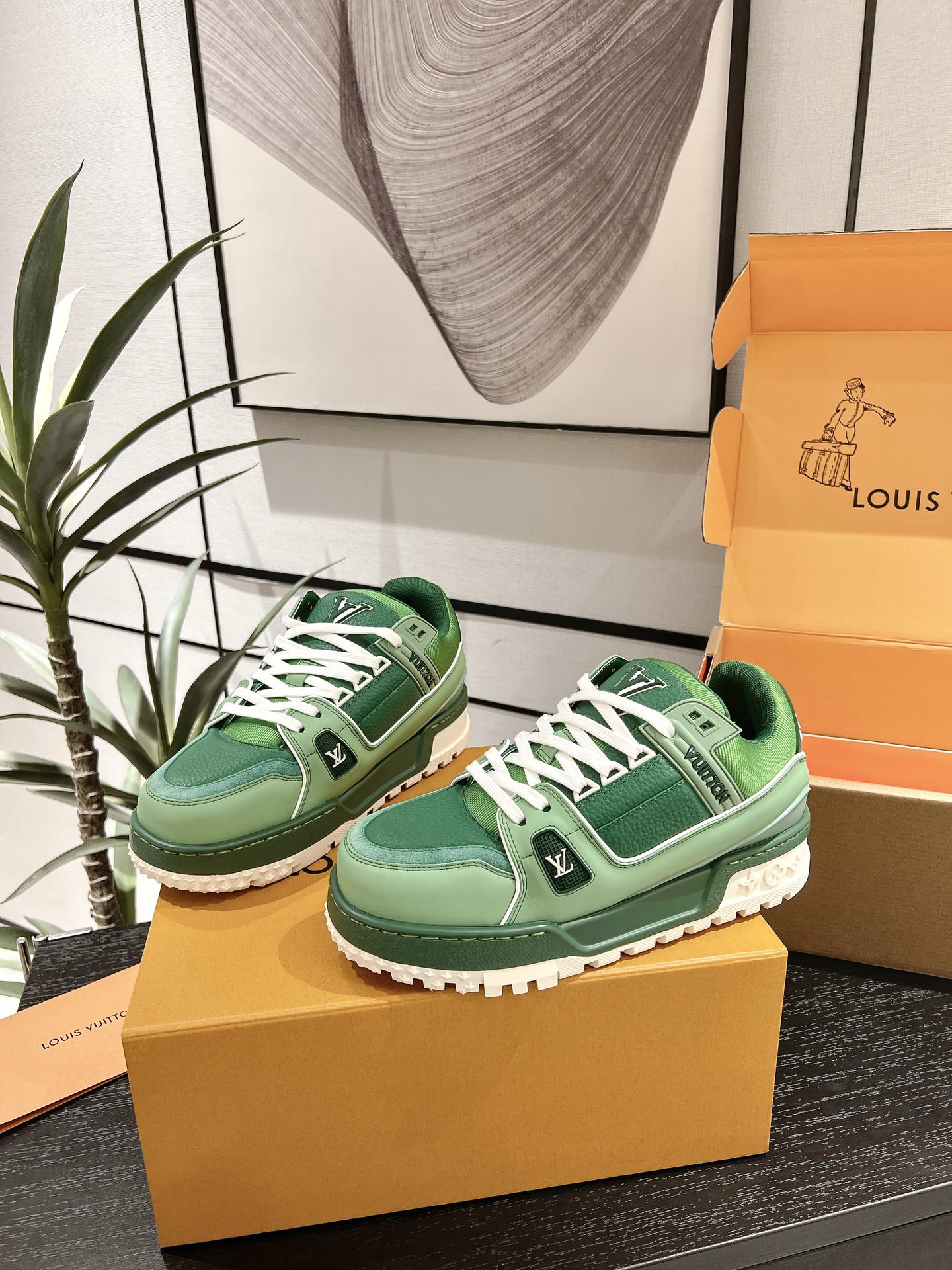 Louis Vuitton Male Basic Shoes L