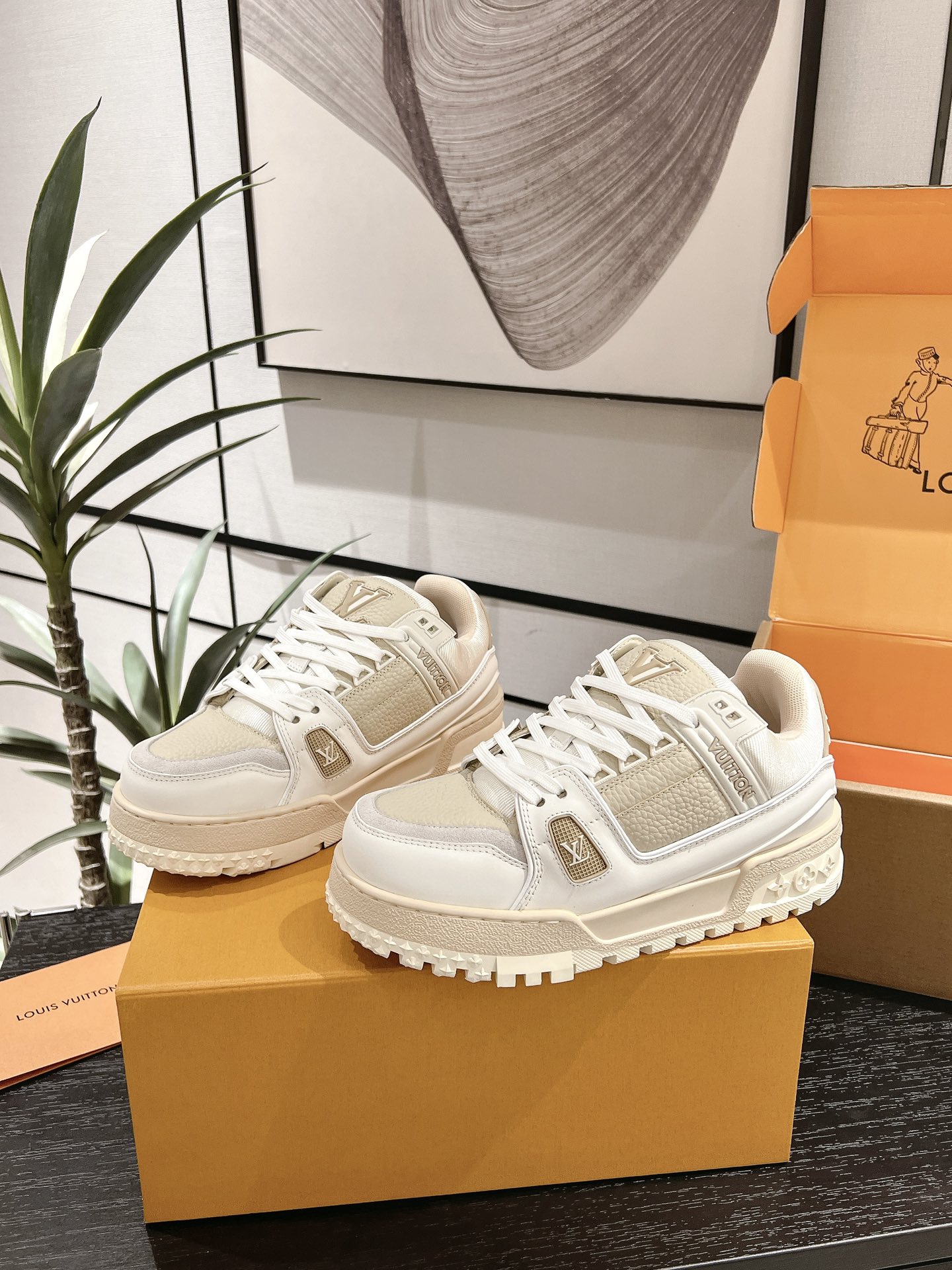 Louis Vuitton Male Basic Shoes L