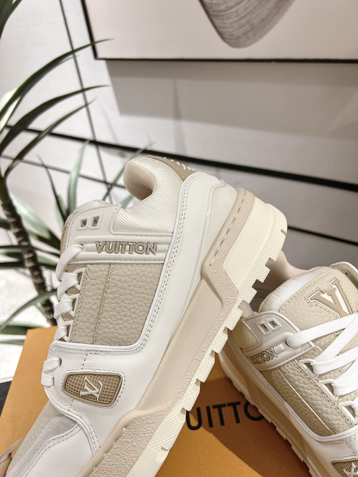 Louis Vuitton Male Basic Shoes L