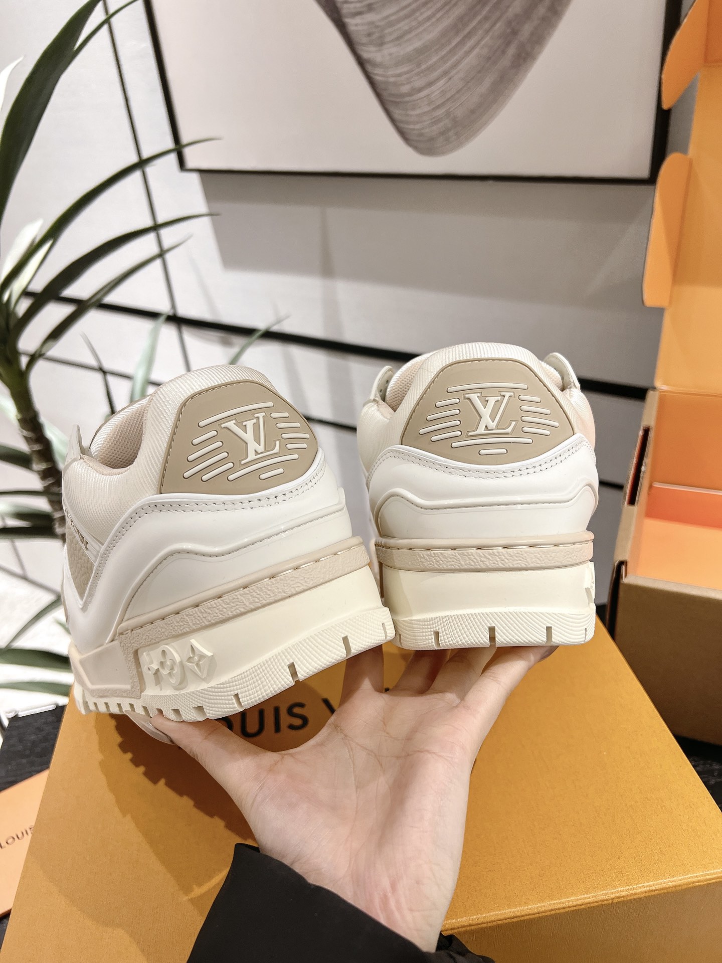Louis Vuitton Male Basic Shoes L