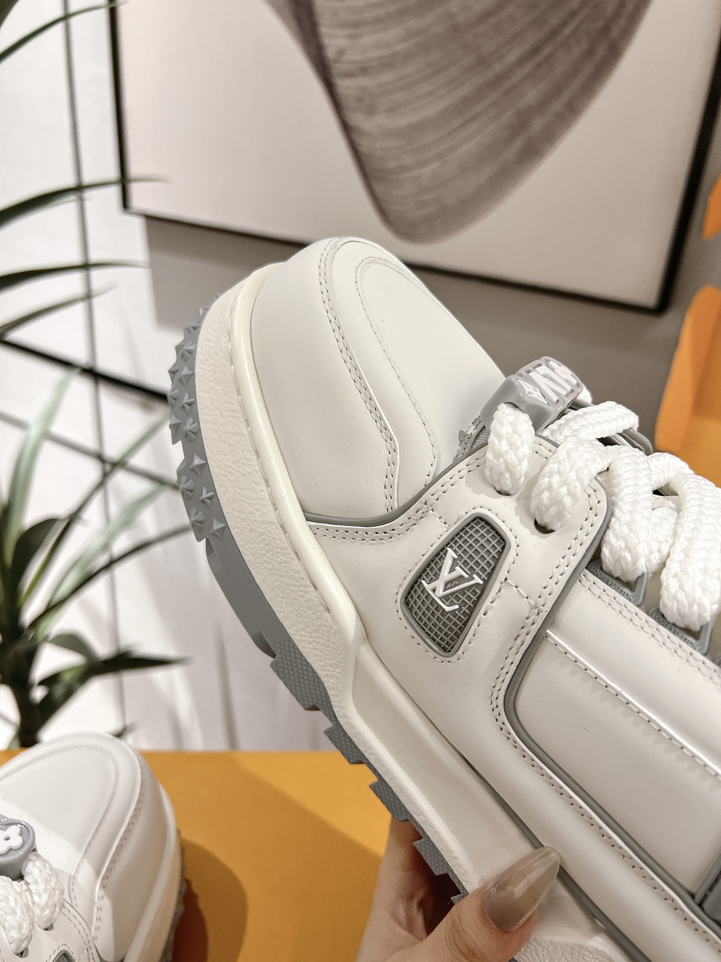 Louis Vuitton Male Basic Shoes L