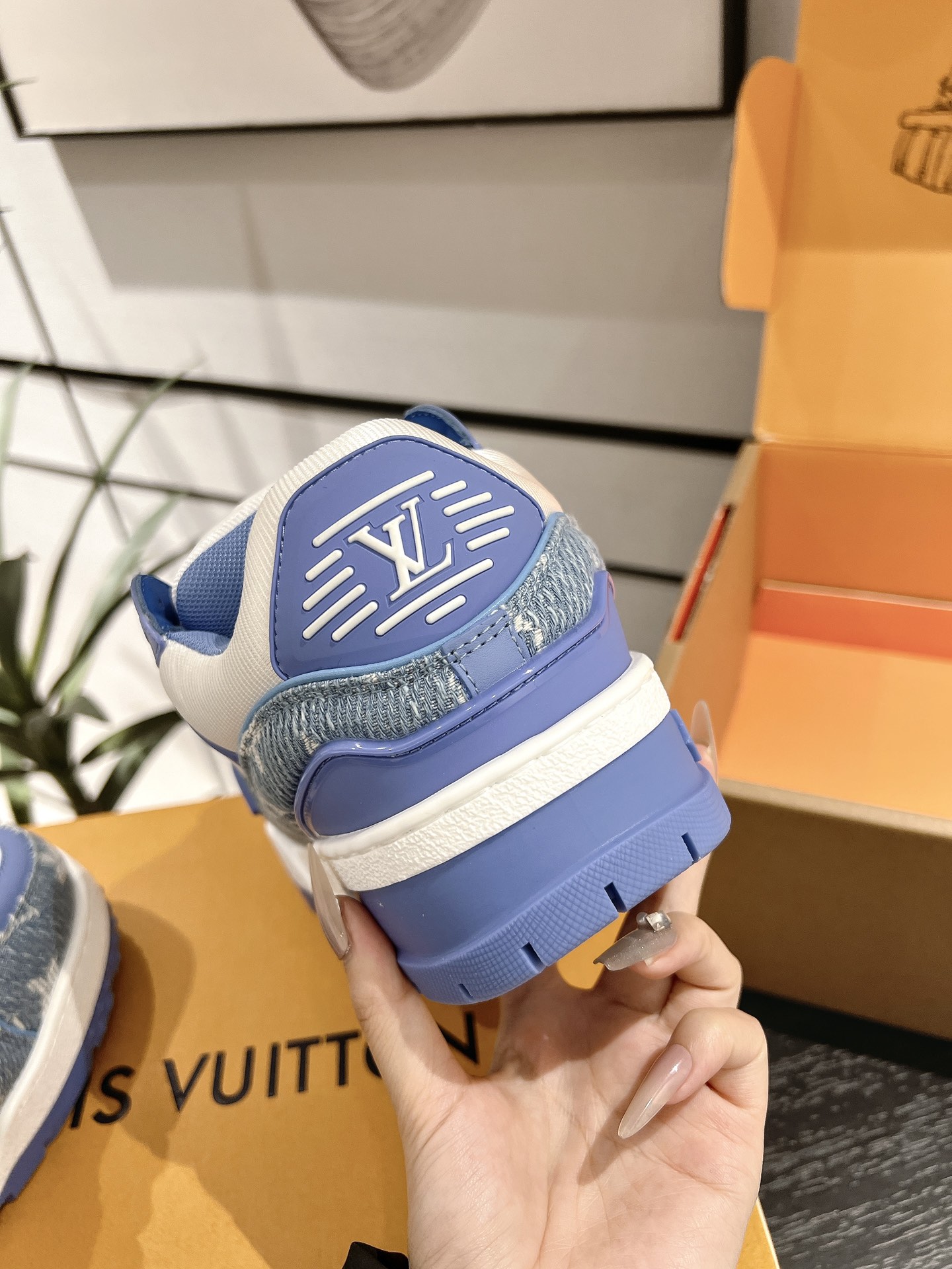 Louis Vuitton Male Basic Shoes L