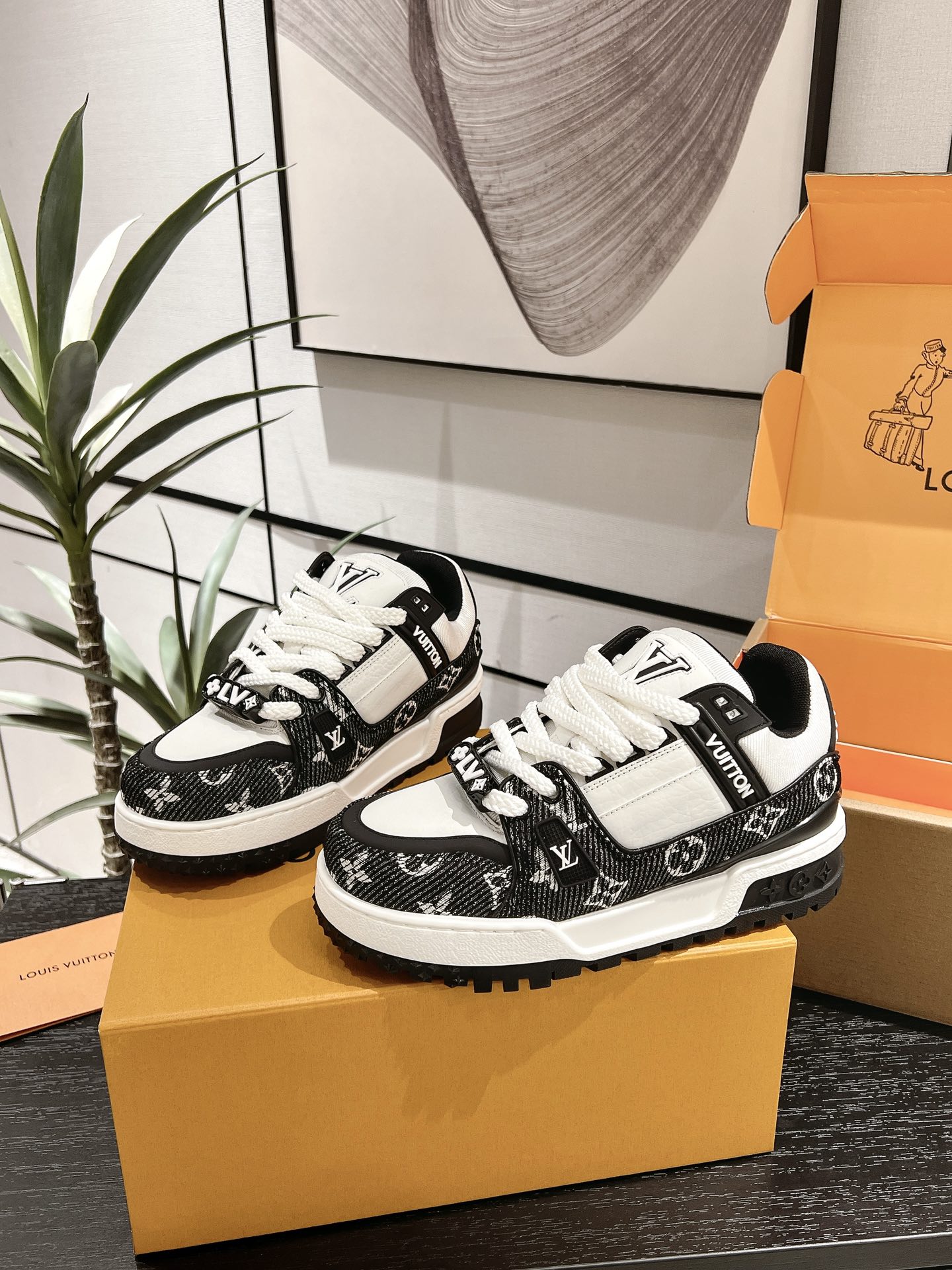 Louis Vuitton Male Basic Shoes L