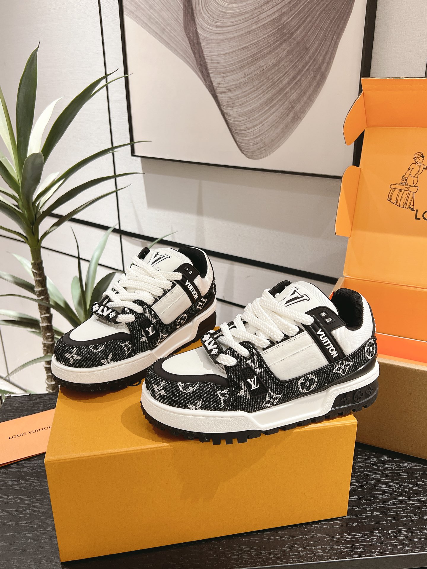 Louis Vuitton Male Basic Shoes L