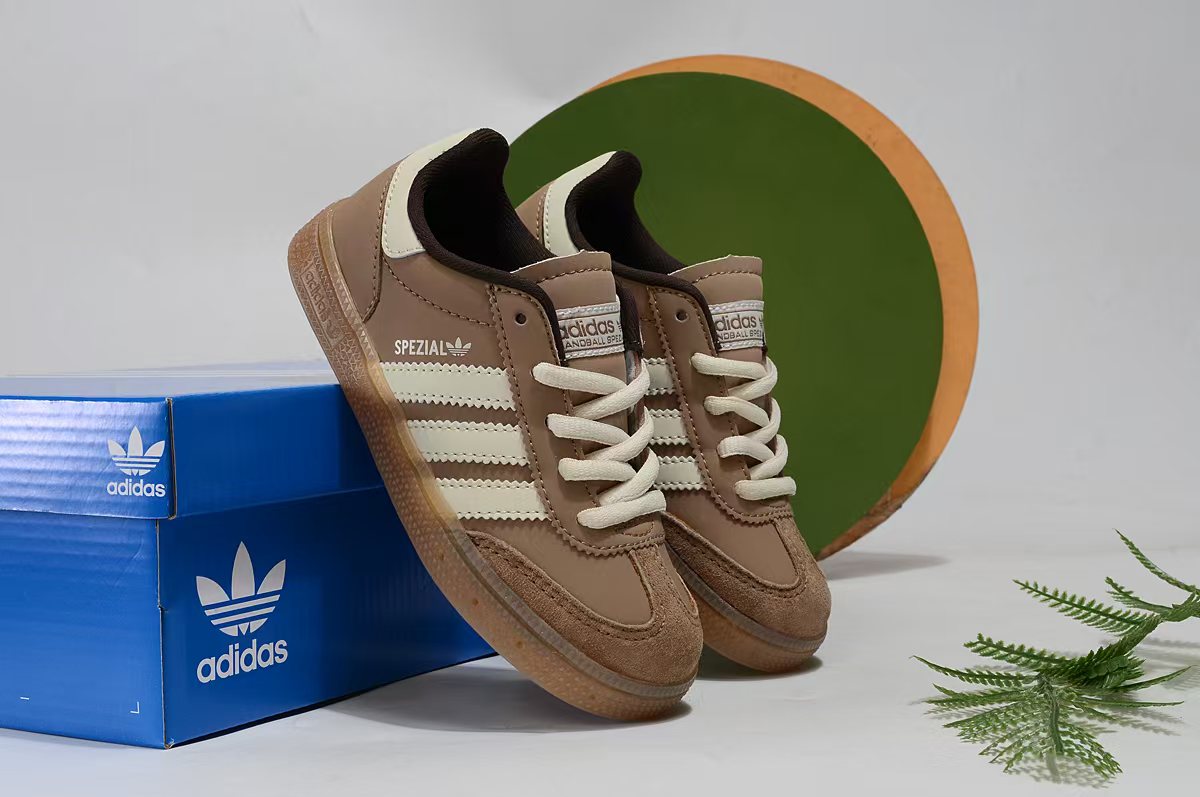 Adidas Basic Shoes 37-s