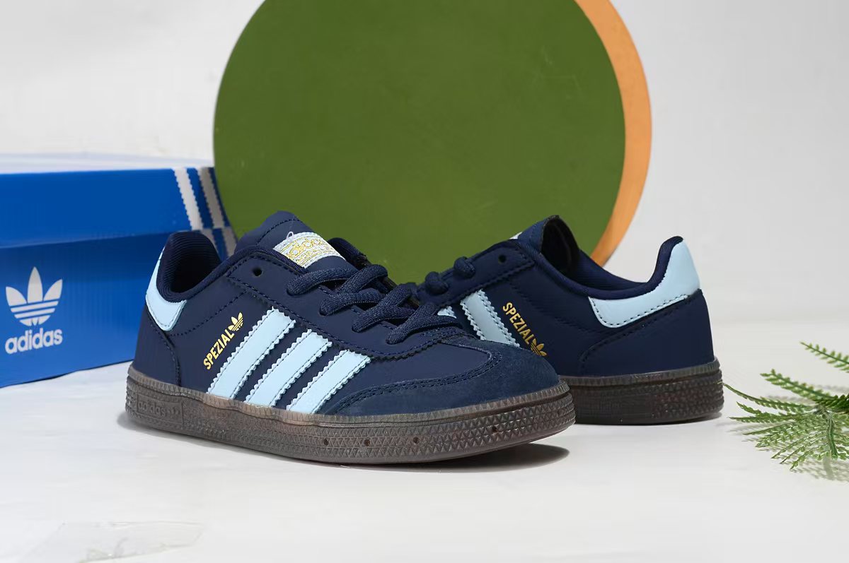 Adidas Basic Shoes 37-s