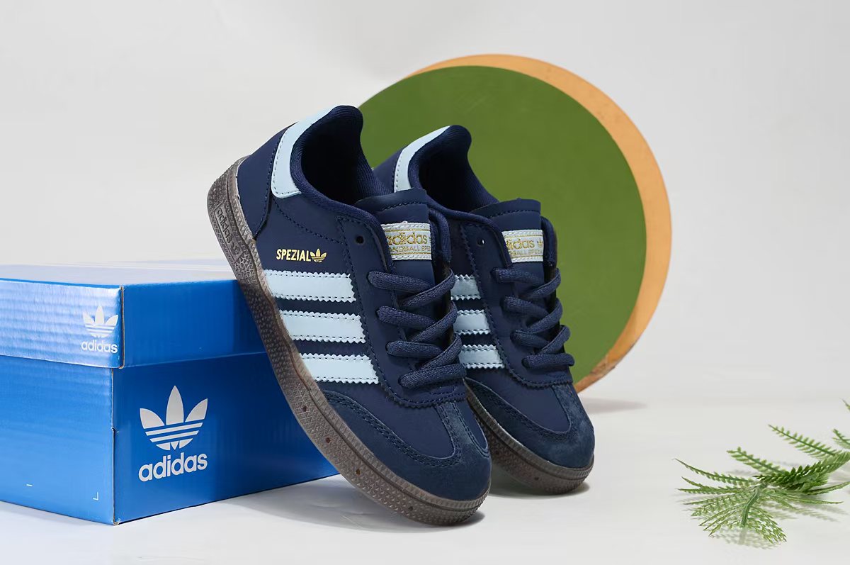 Adidas Basic Shoes 37-s