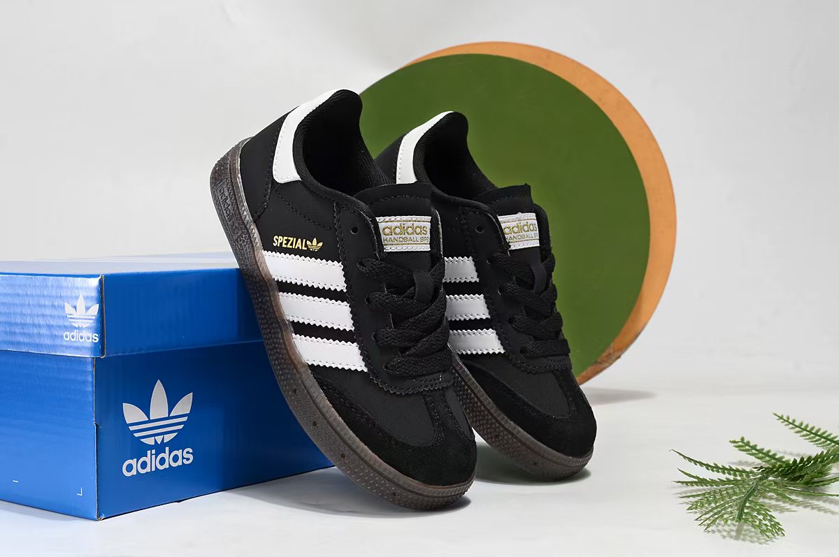 Adidas Basic Shoes 37-s