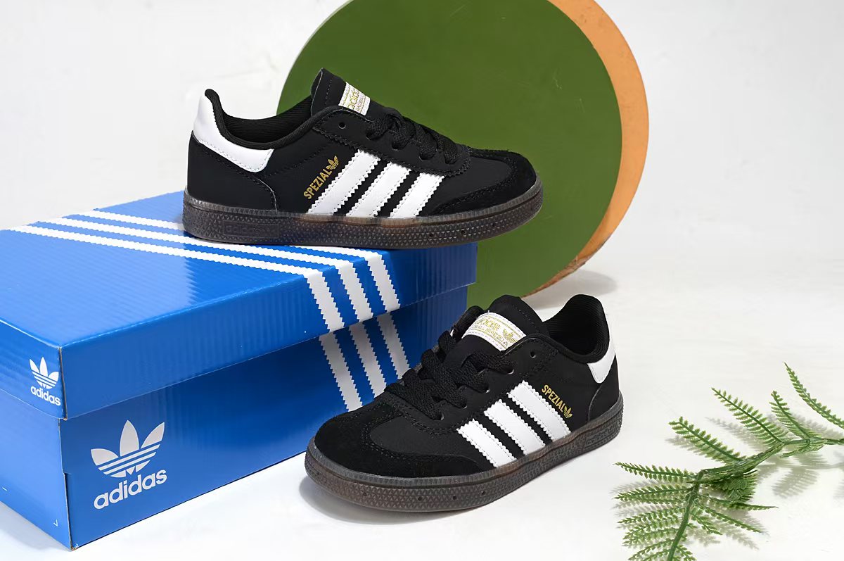 Adidas Basic Shoes 37-s