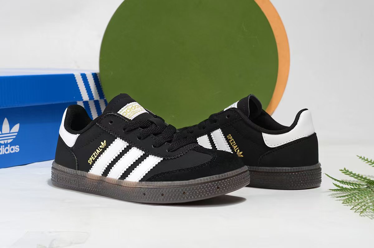 Adidas Basic Shoes 37-s