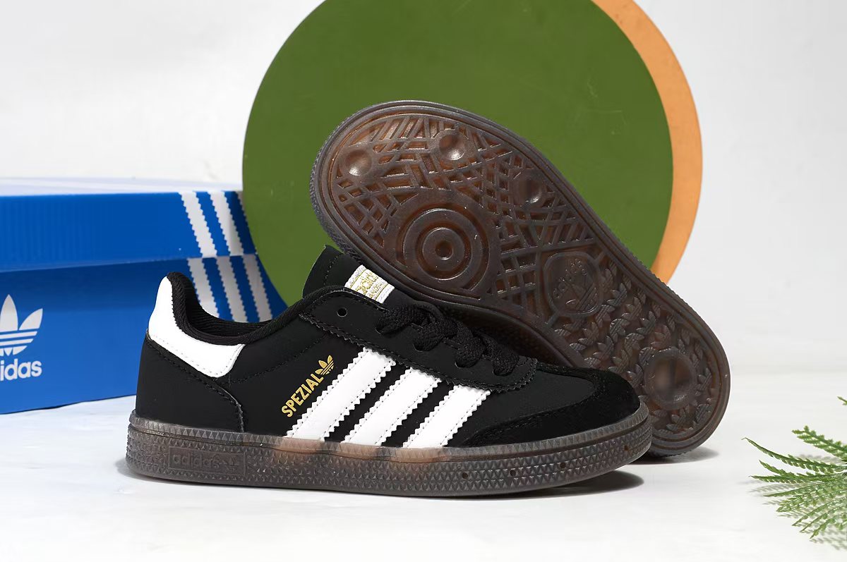 Adidas Basic Shoes 37-s