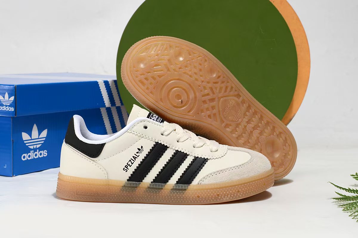 Adidas Basic Shoes 37-s