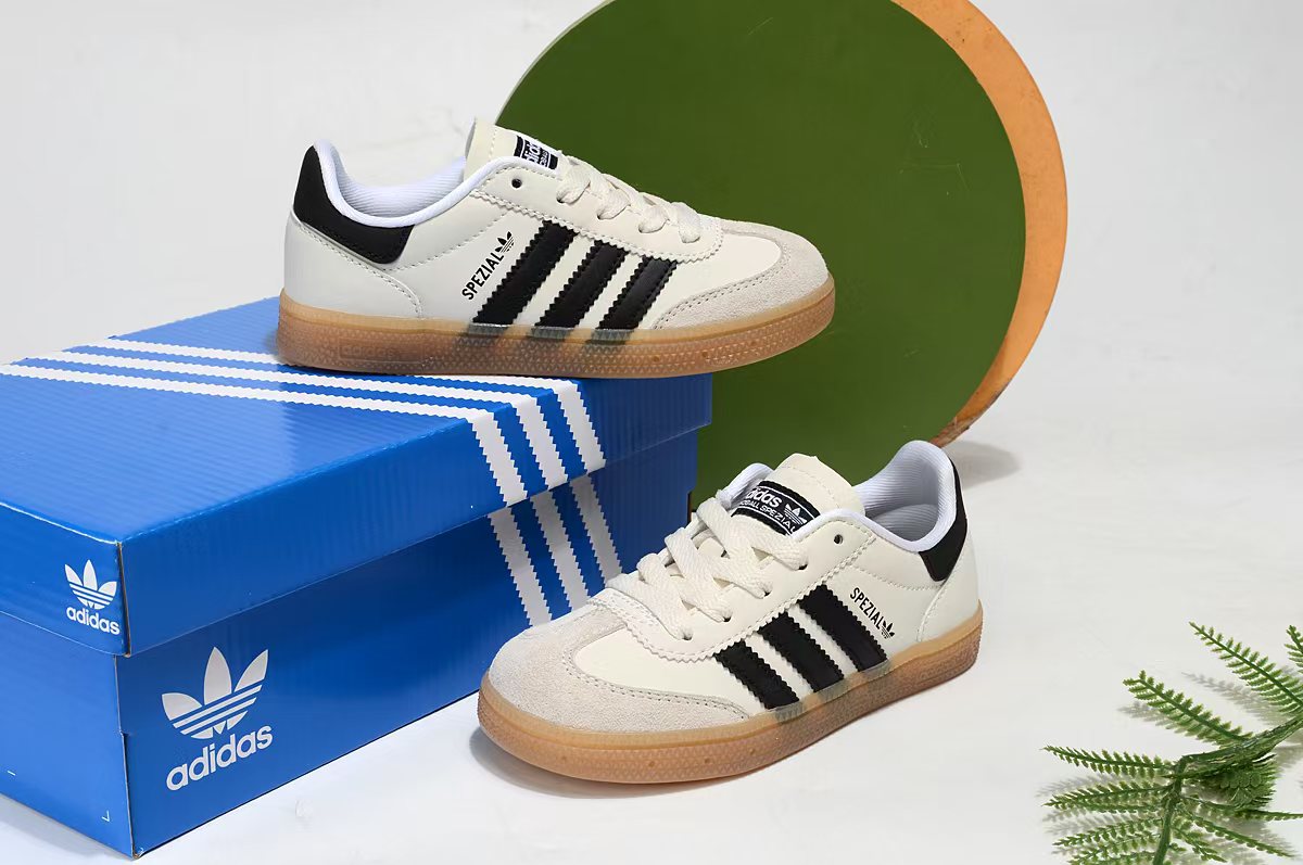 Adidas Basic Shoes 37-s