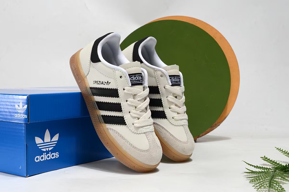 Adidas Basic Shoes 37-s