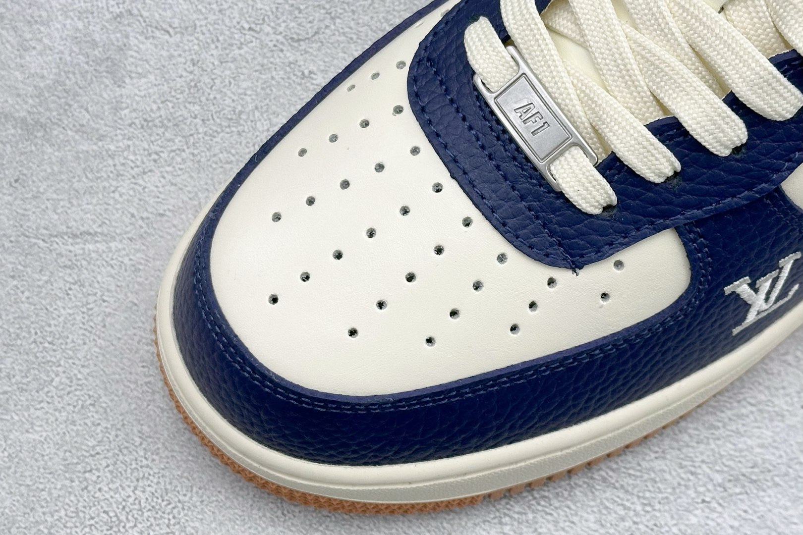 Louis Vuitton Sneakers L-s