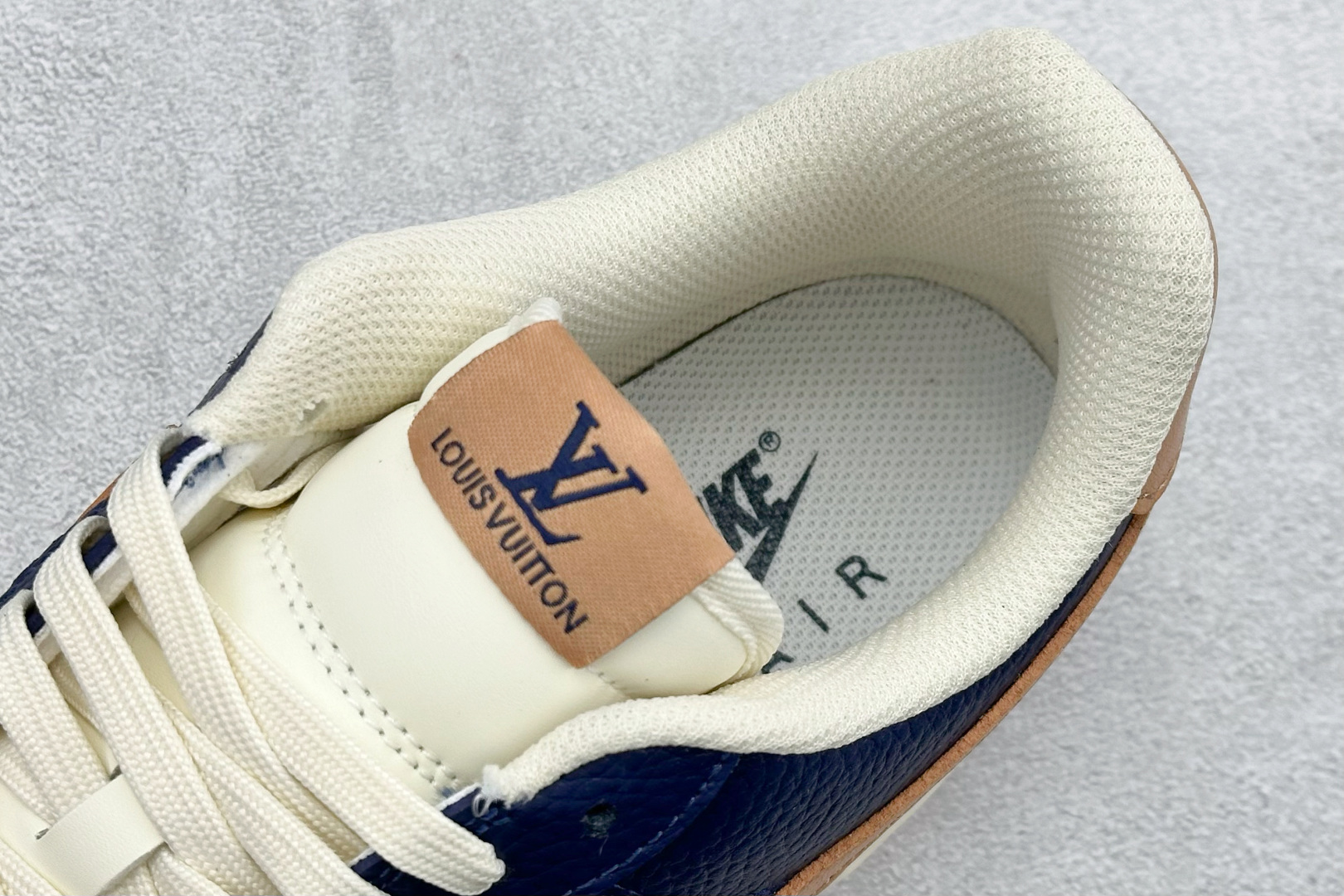 Louis Vuitton Sneakers L-s