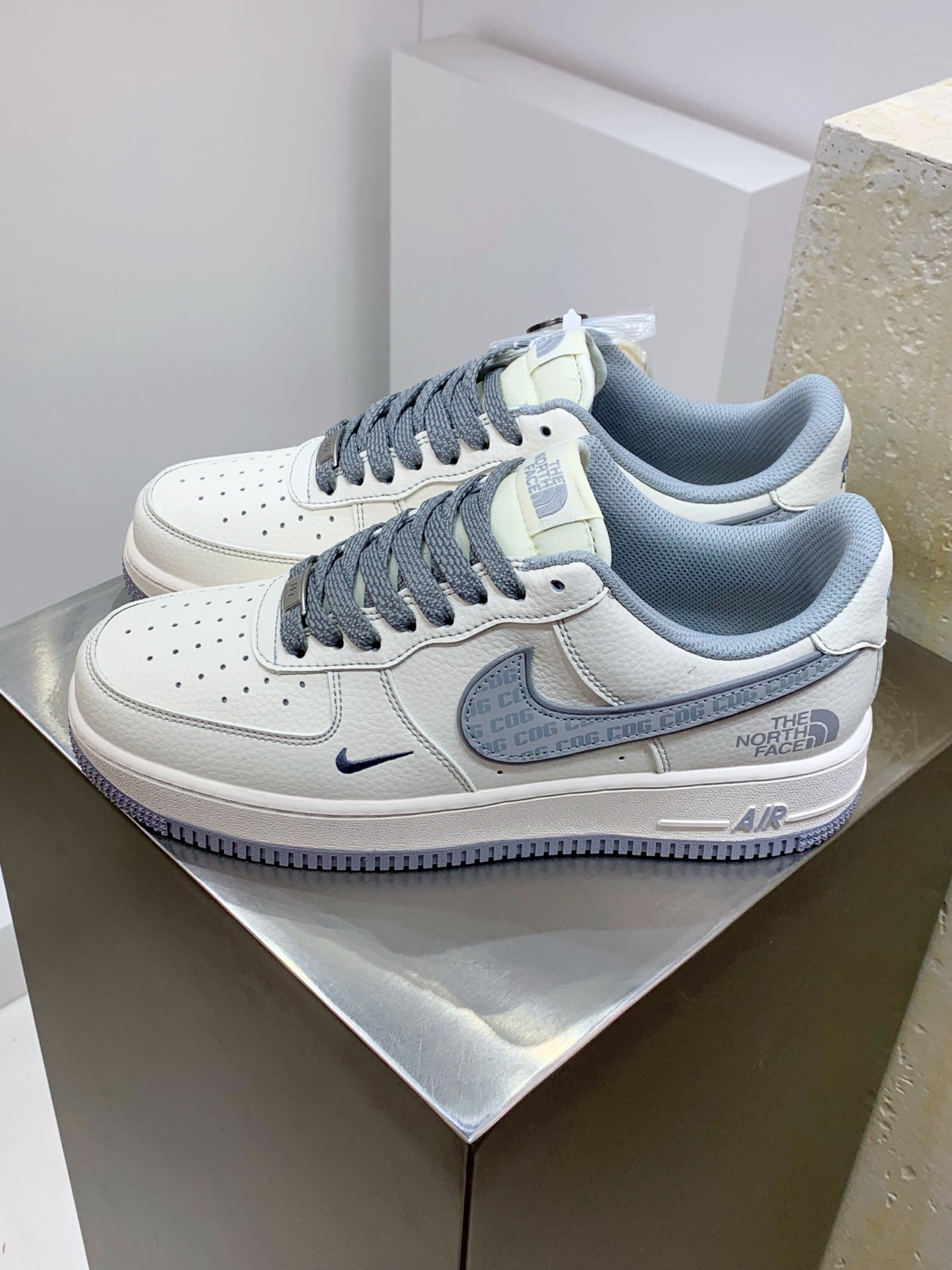 Dolce Gabbana The North Face Basic Shoes L-s