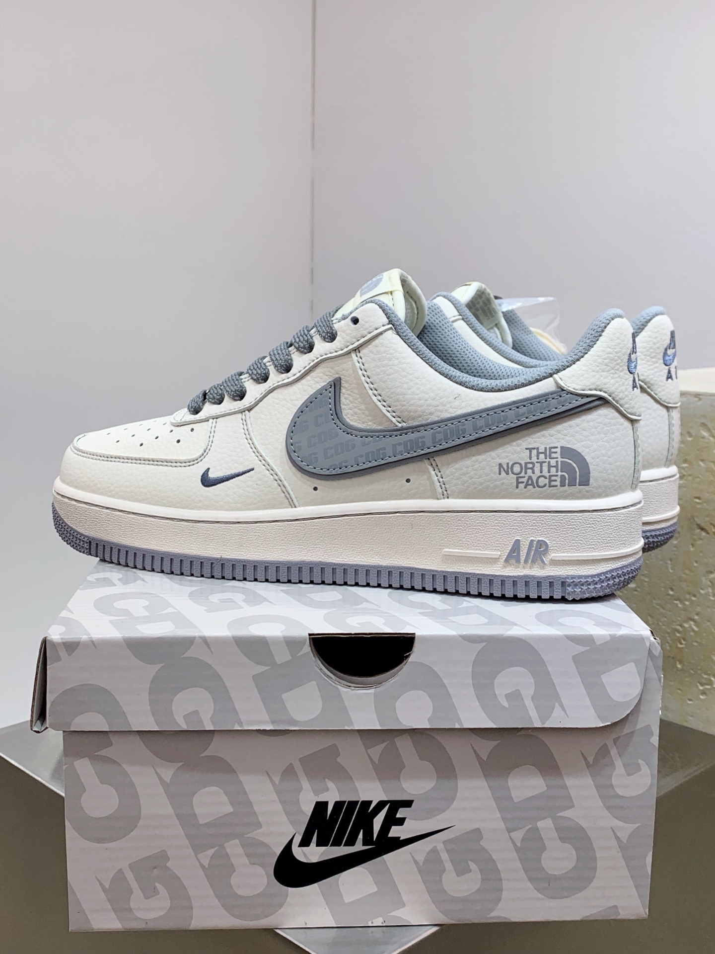 Dolce Gabbana The North Face Basic Shoes L-s