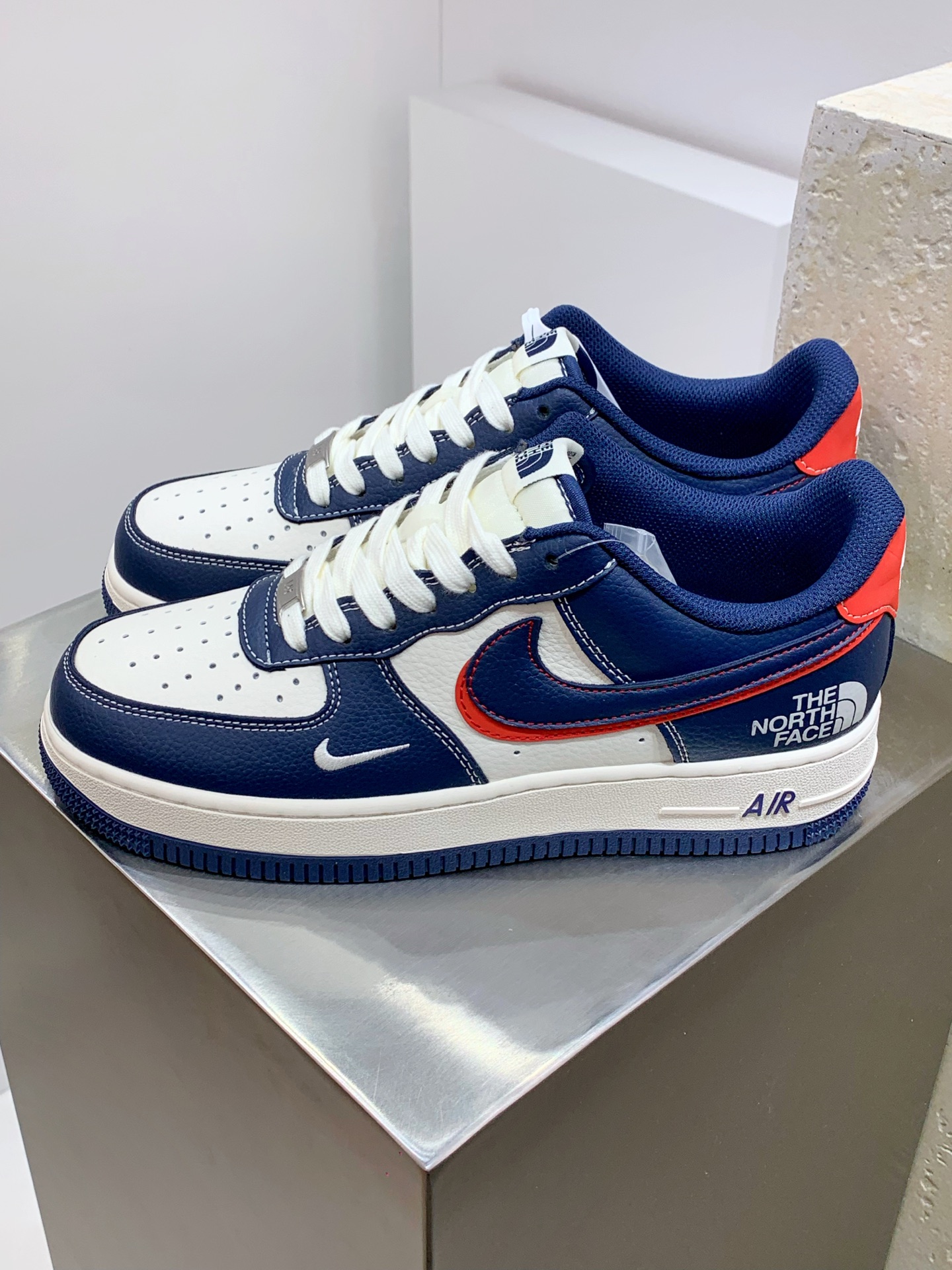 The North Face Basic Shoes L-s