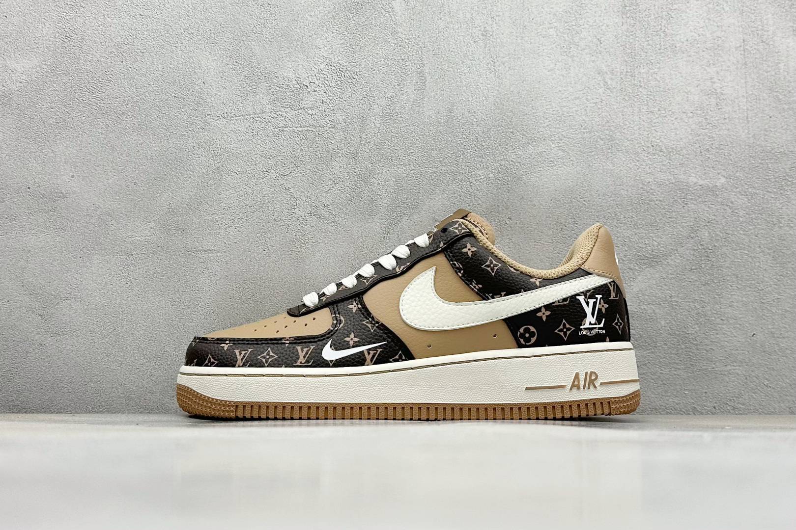 Louis Vuitton Board Shoes L